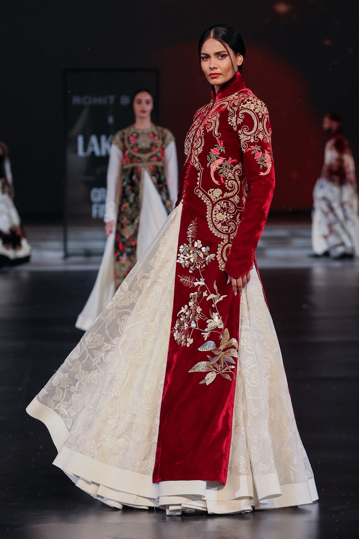 Velvet Embroidery Mandarin Collar Long Jacket