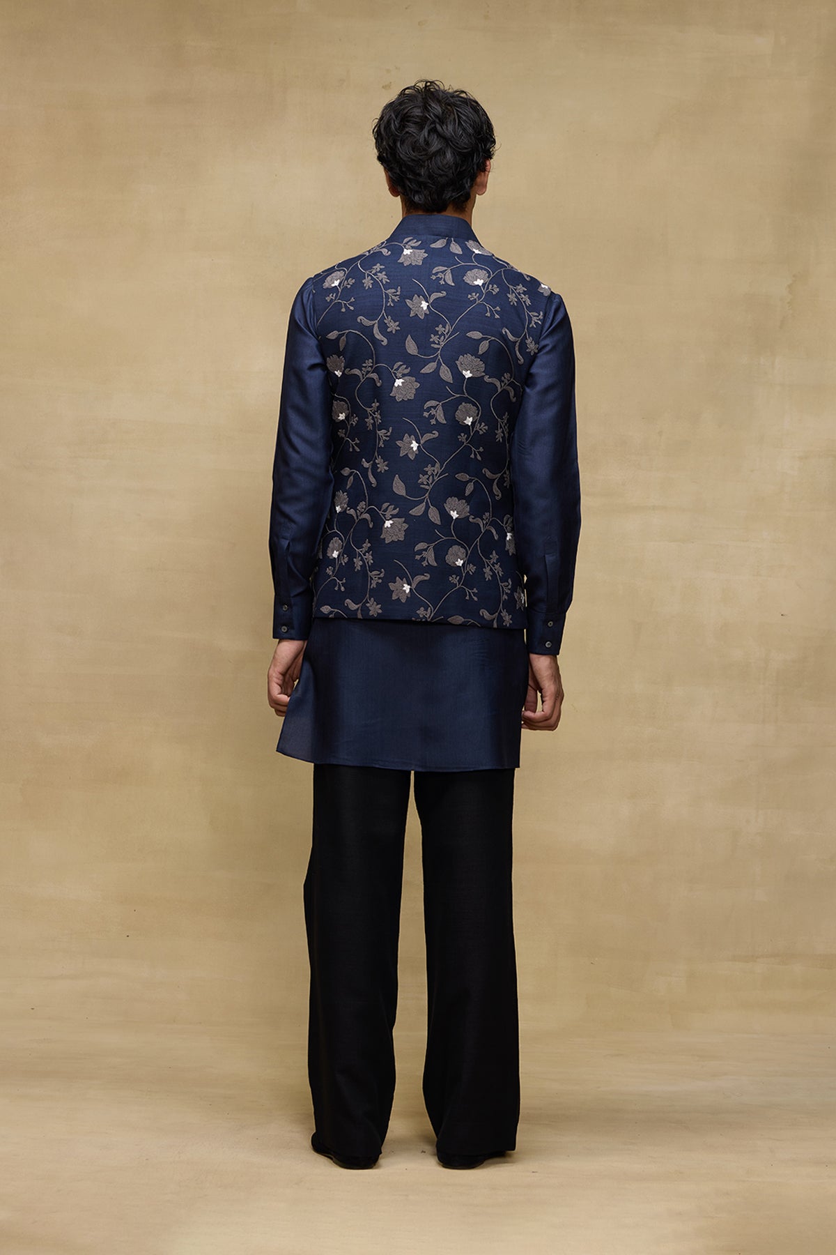 Indigo Royale Mens Bundi