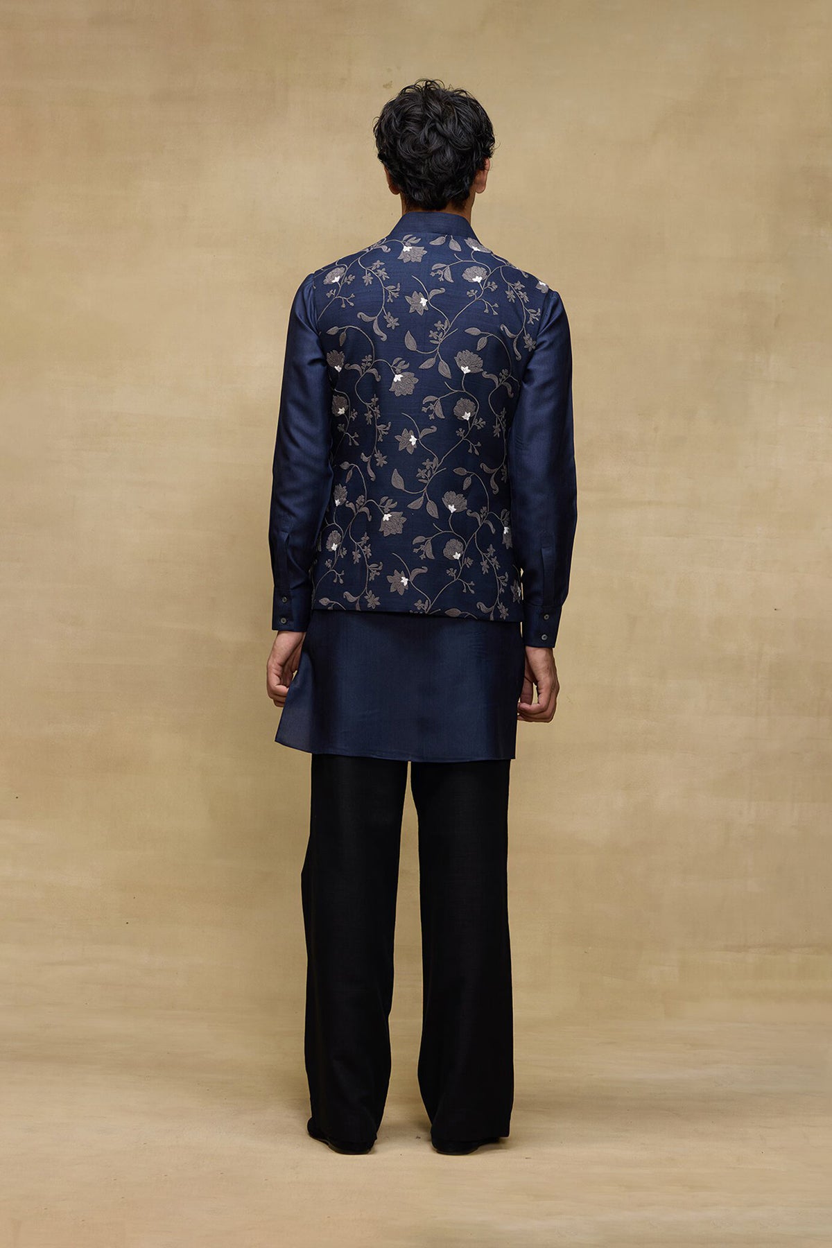 Mens Bundi