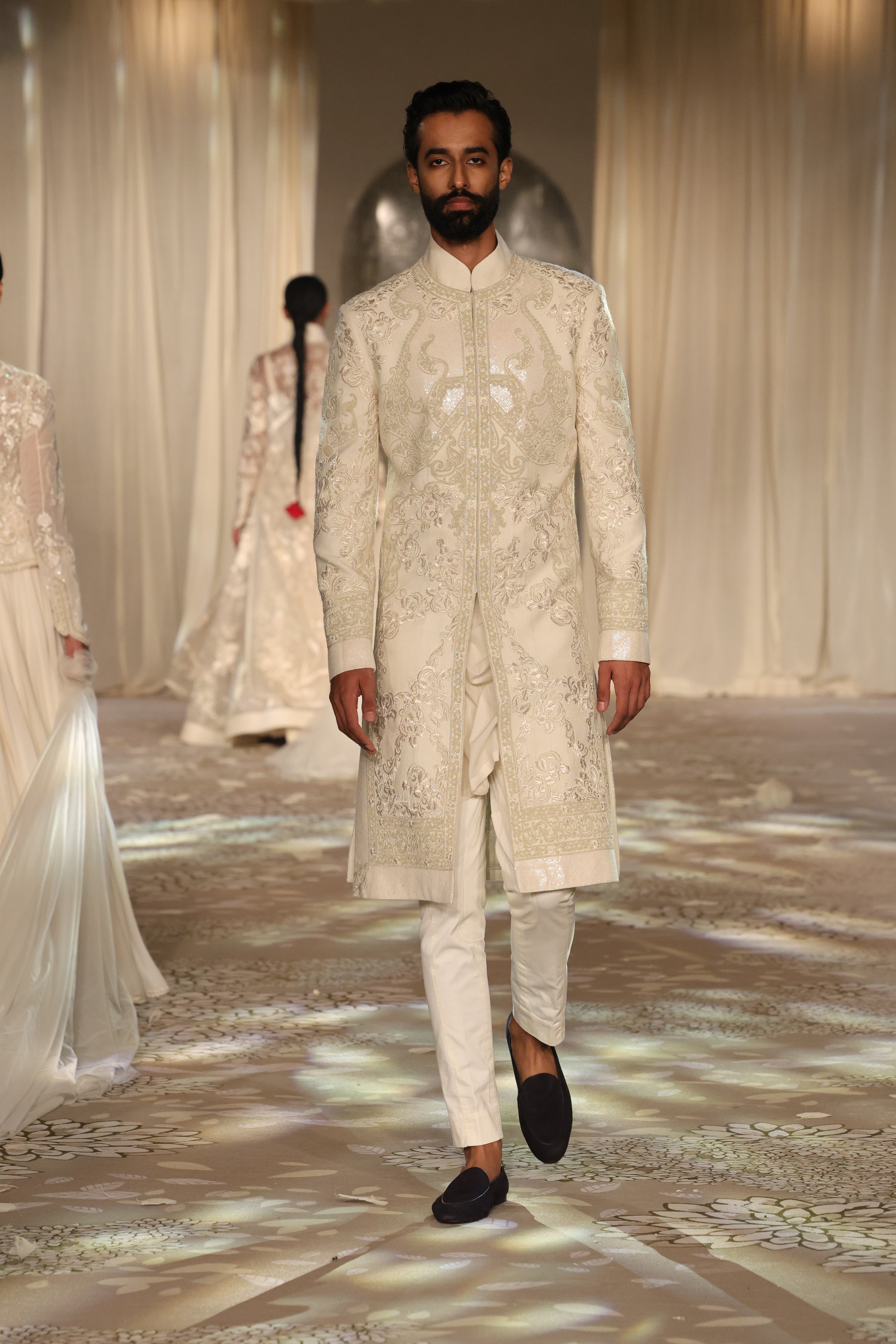 Matka Sherwani With Embroidery