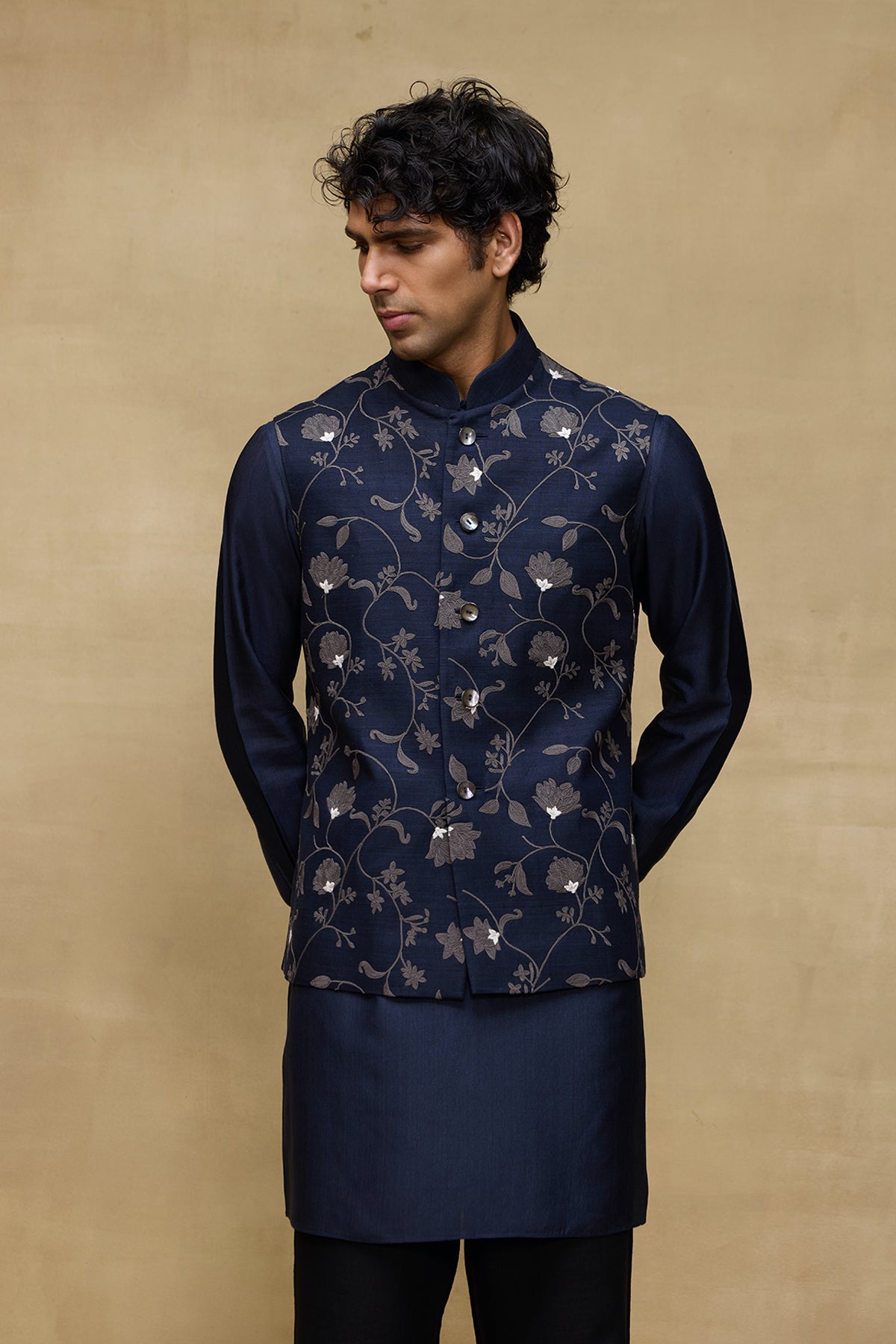 Indigo Royale Mens Bundi