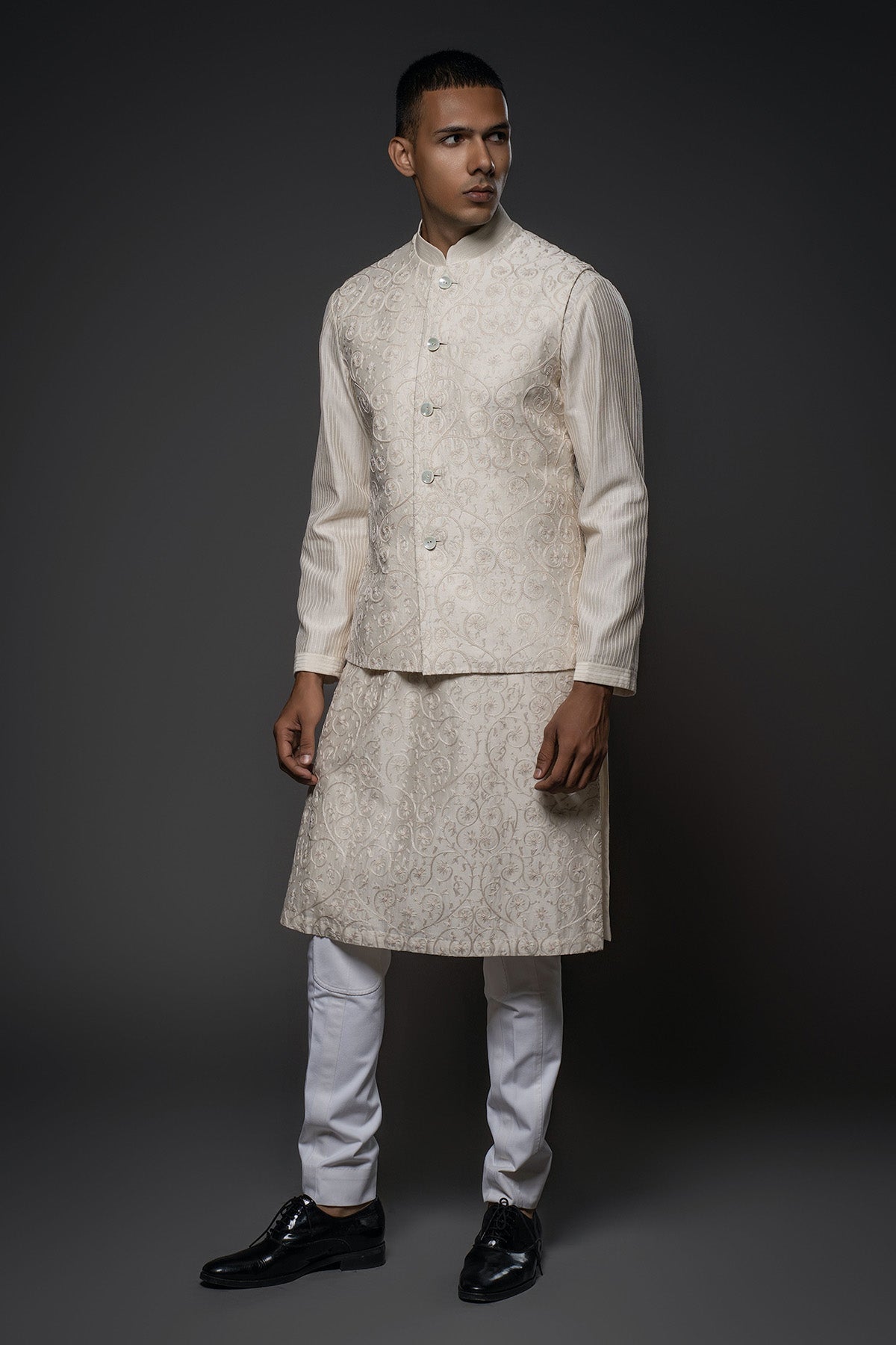 Men's Embroidery Bundi Kurta Set