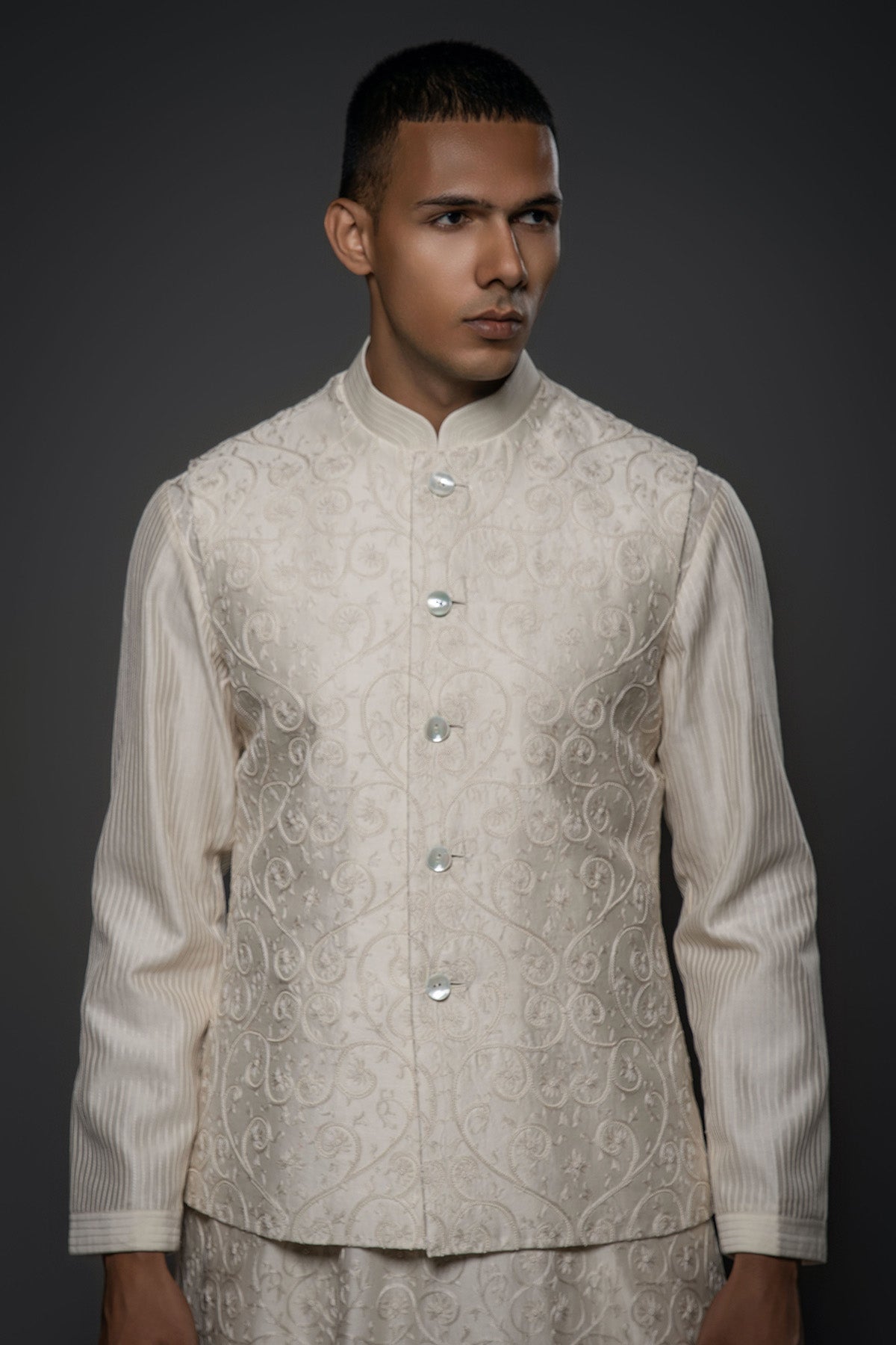Men's Embroidery Bundi Kurta Set