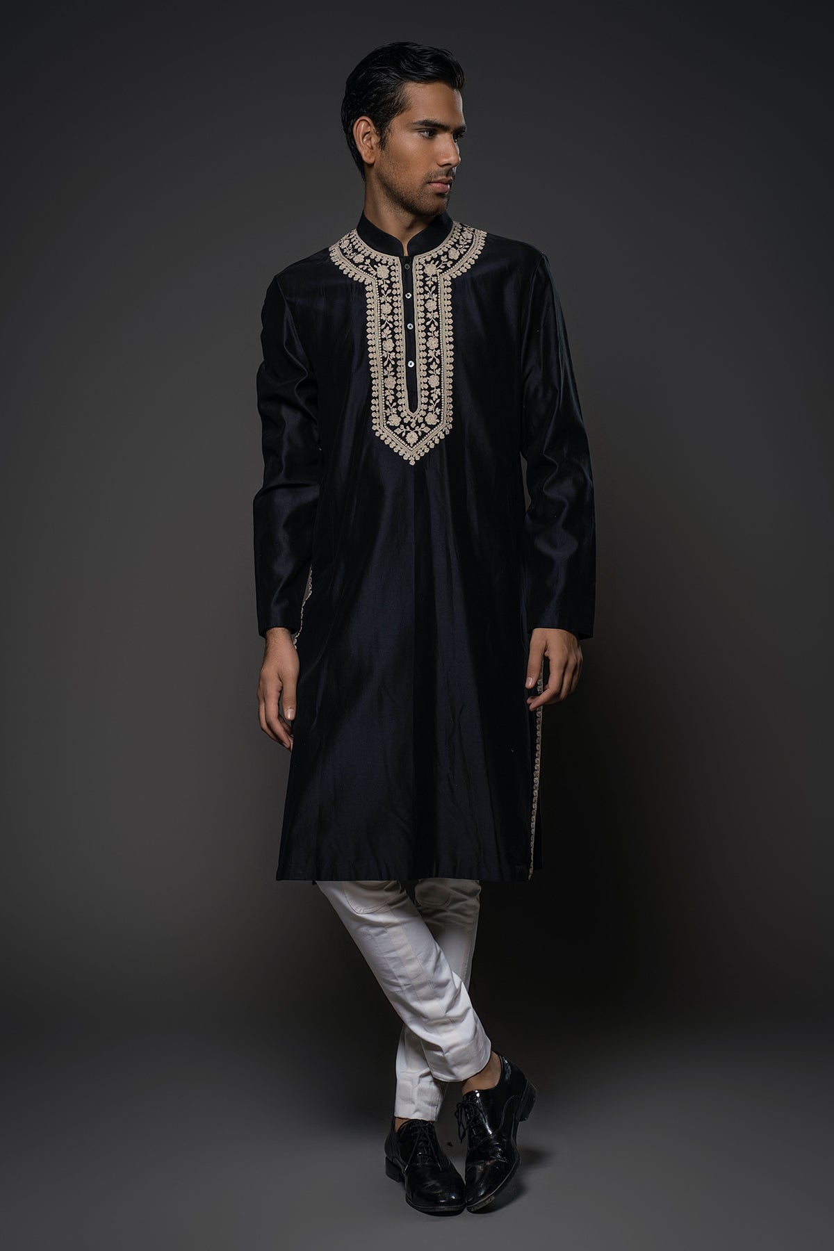 Men's Embroidery Kurta Set