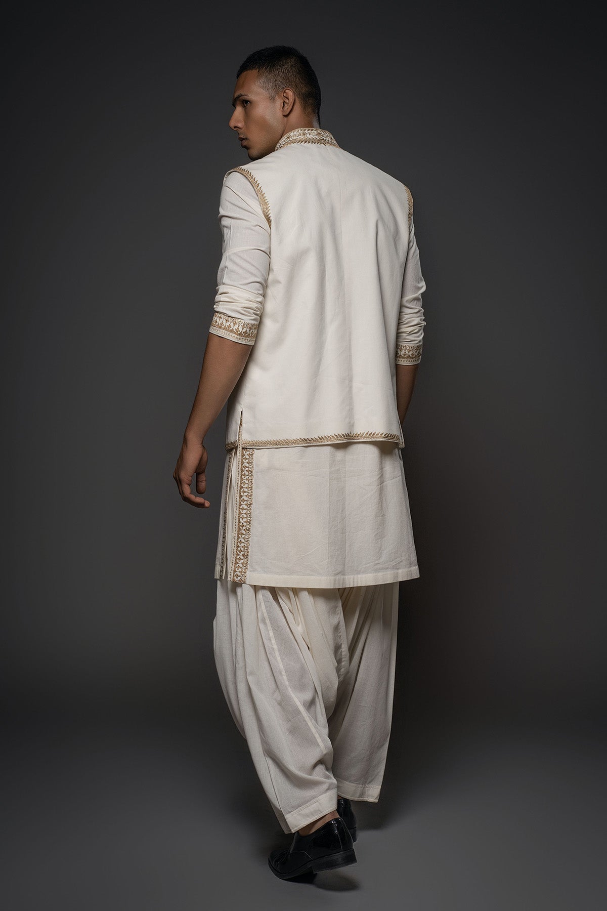 Men's Foil Printed Chanderi Kurta Set with Dhoti and Bundi