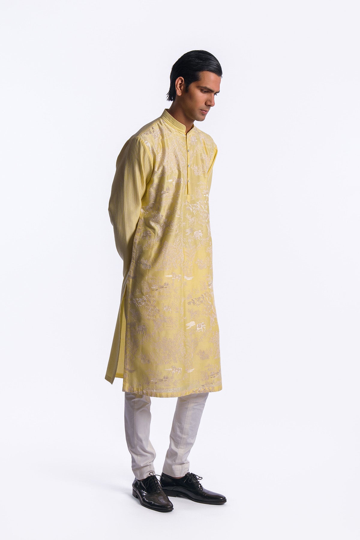 Men's Chanderi Embroidered Kurta Set