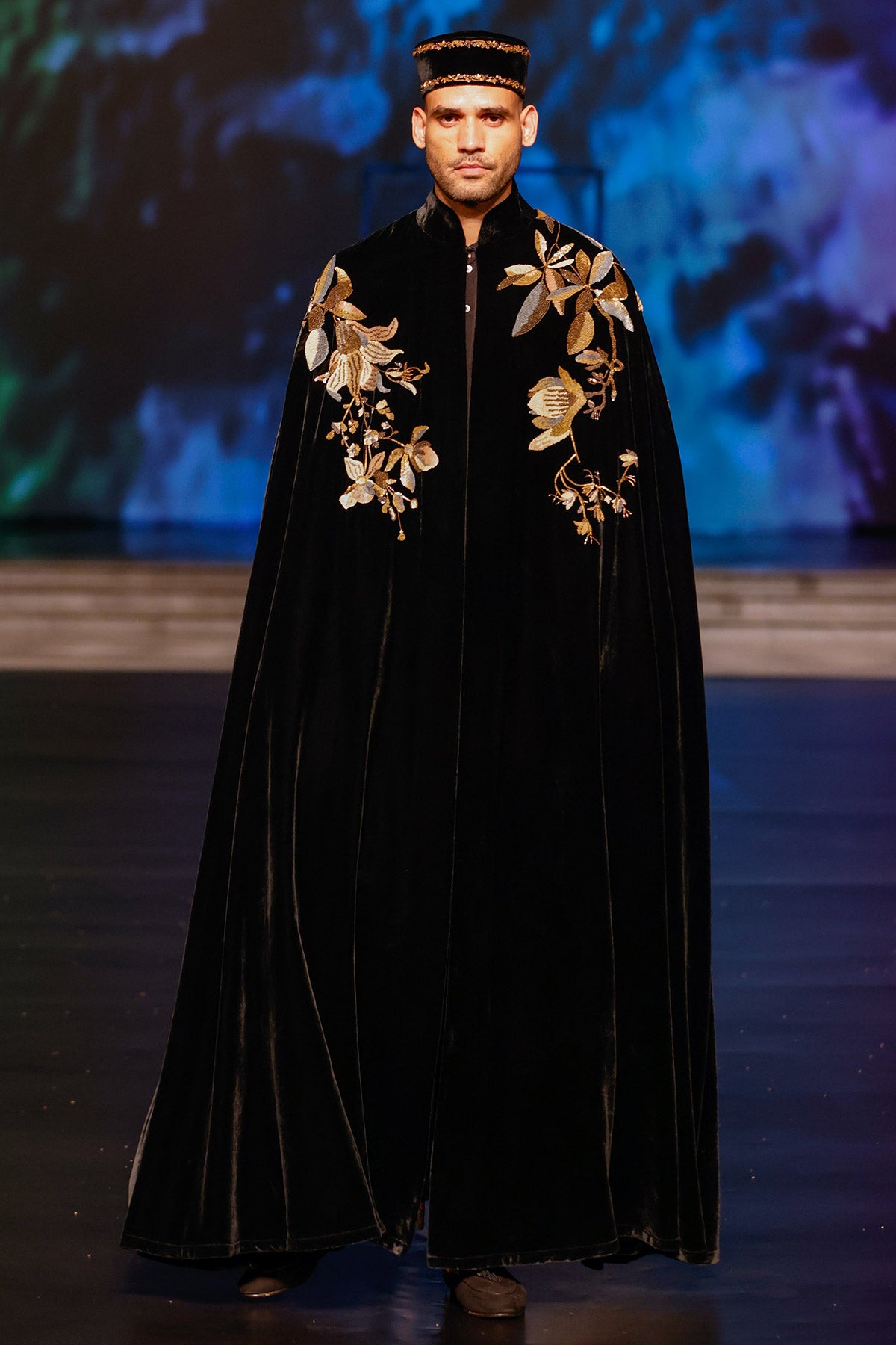 Black Silk Velvet Cape For Men, image size:1200x1800
