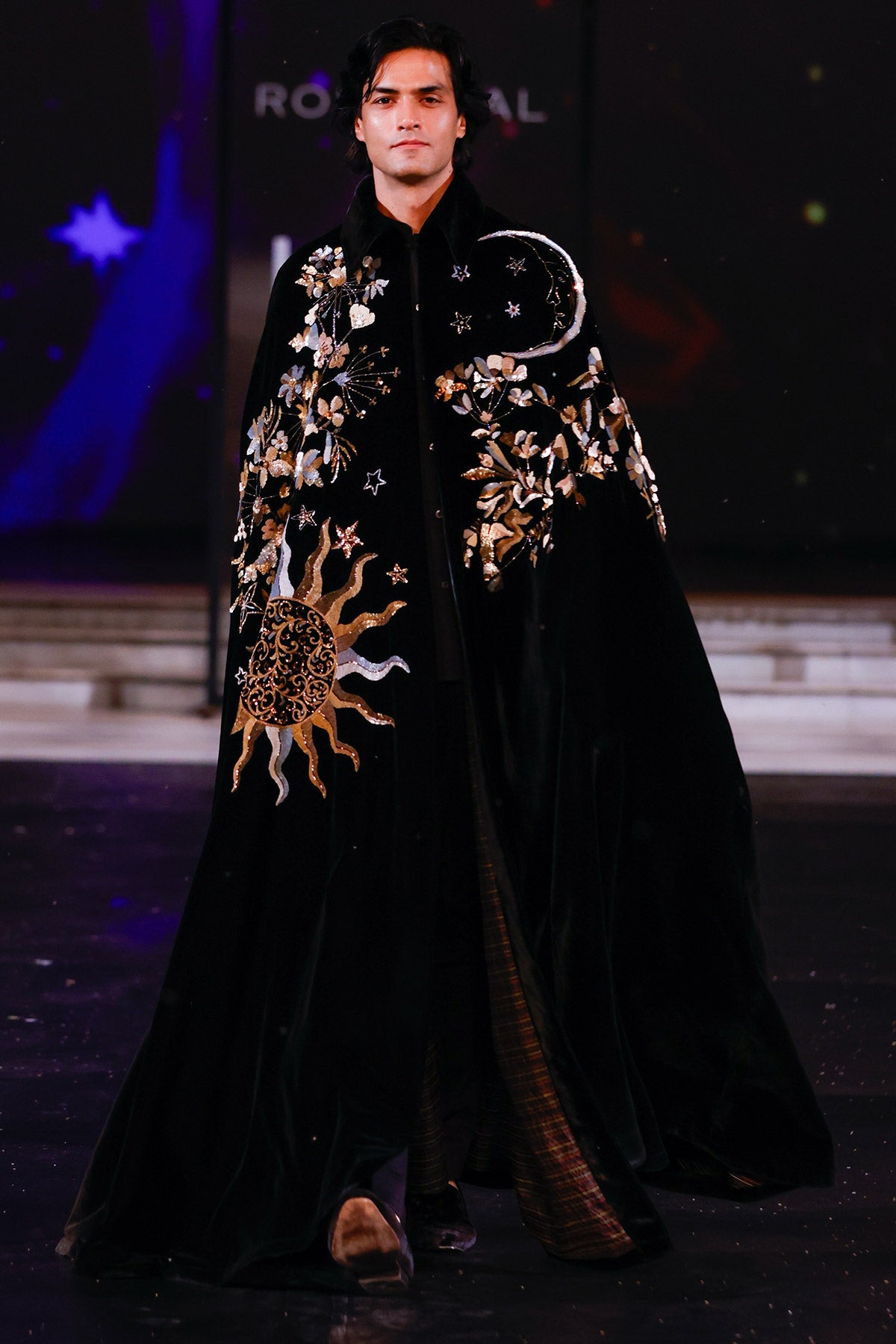 Silk Velvet Hand-Embroidered Cape For Men, image size:1200x1800