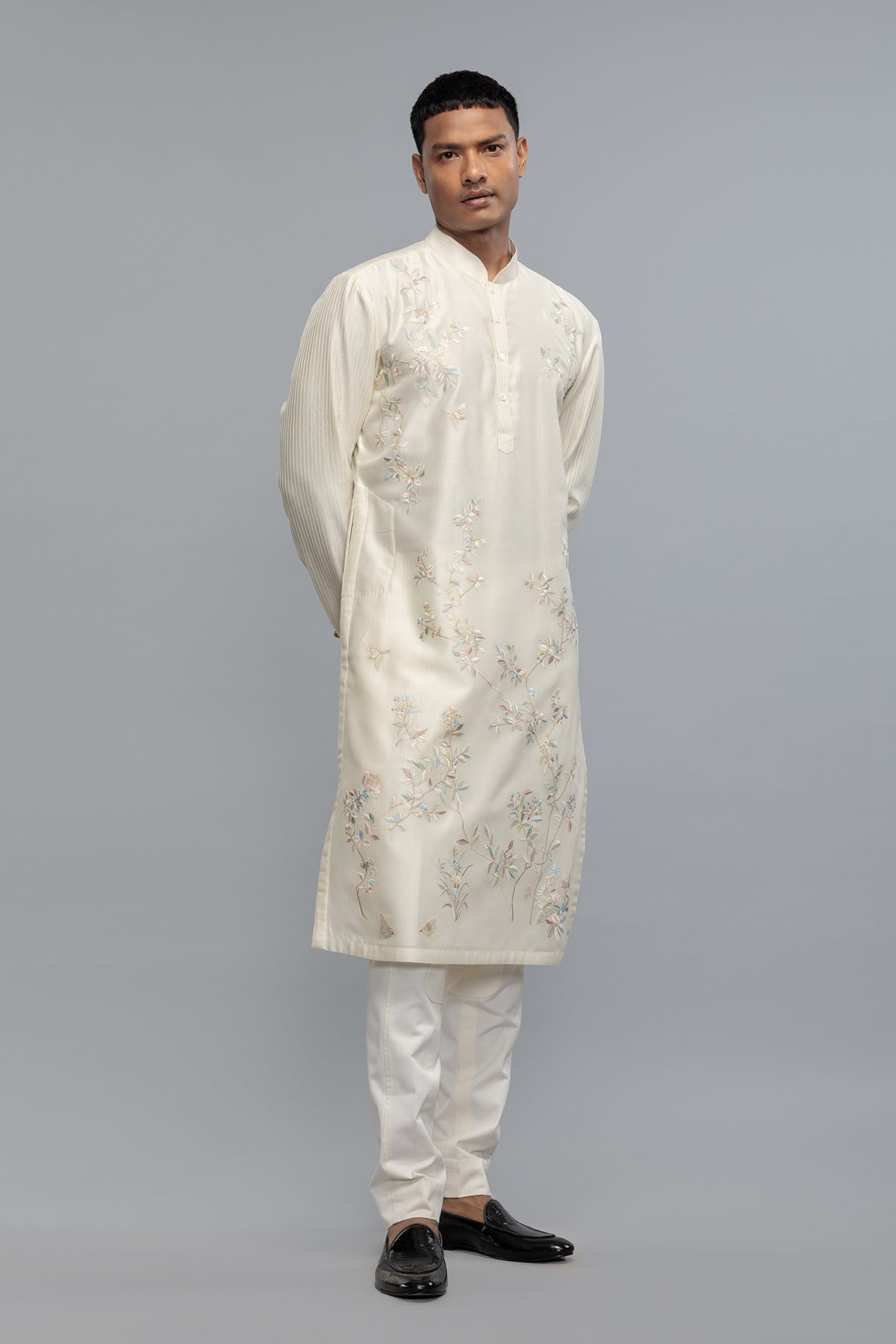 Men's Chanderi Kurta with Fine Resham Detailing