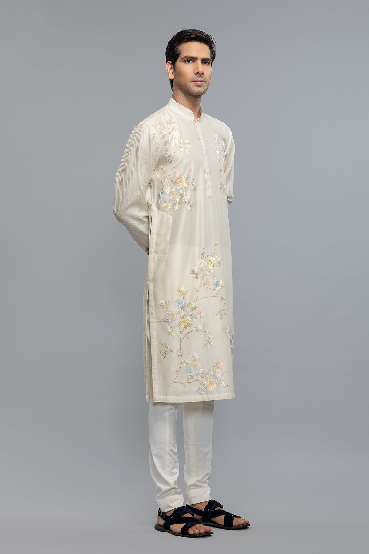 Men's Chanderi Kurta with Intricate Threadwork