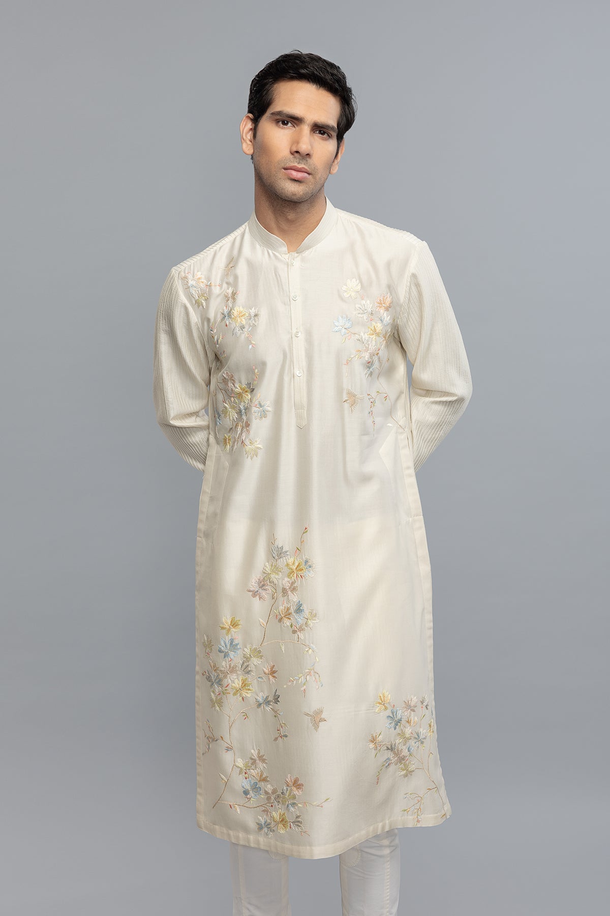 Men's Chanderi Kurta with Intricate Threadwork
