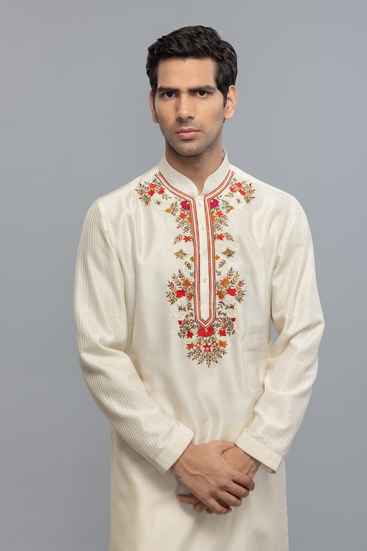Men's Chanderi Kurta Set with Embroidered Detailing