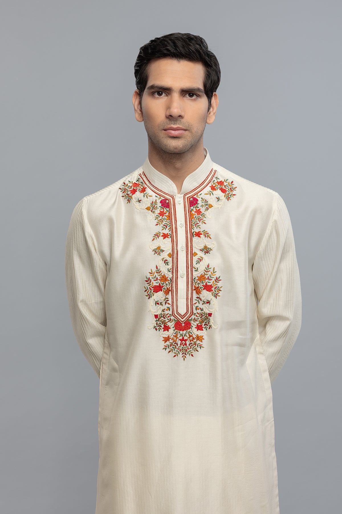Men's Chanderi Kurta Set with Embroidered Detailing