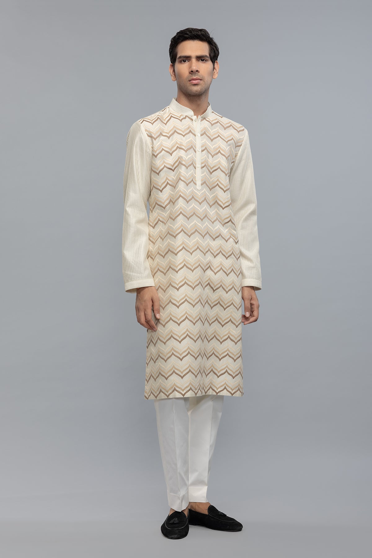 Men's Chanderi Kurta with Intricate Thread Detailing