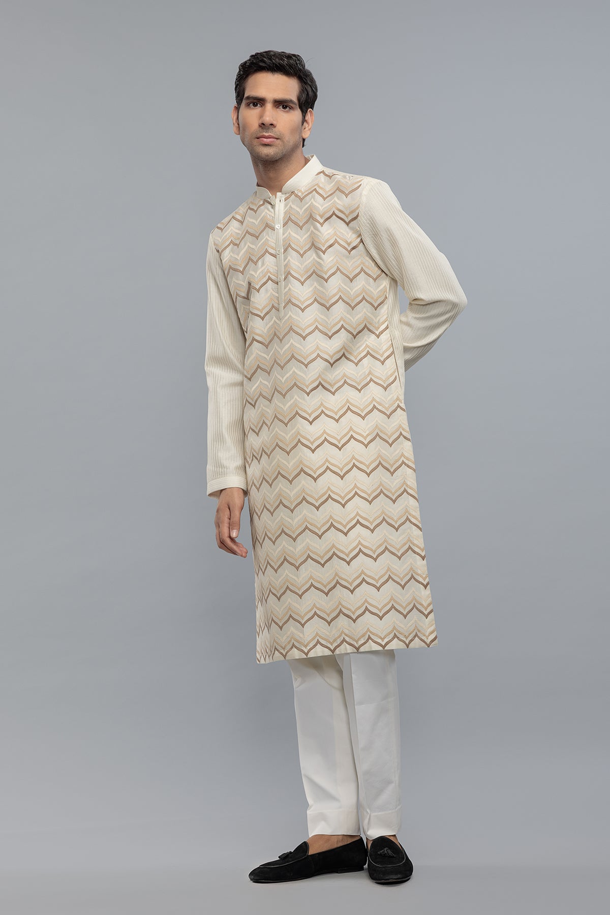 Men's Chanderi Kurta with Intricate Thread Detailing