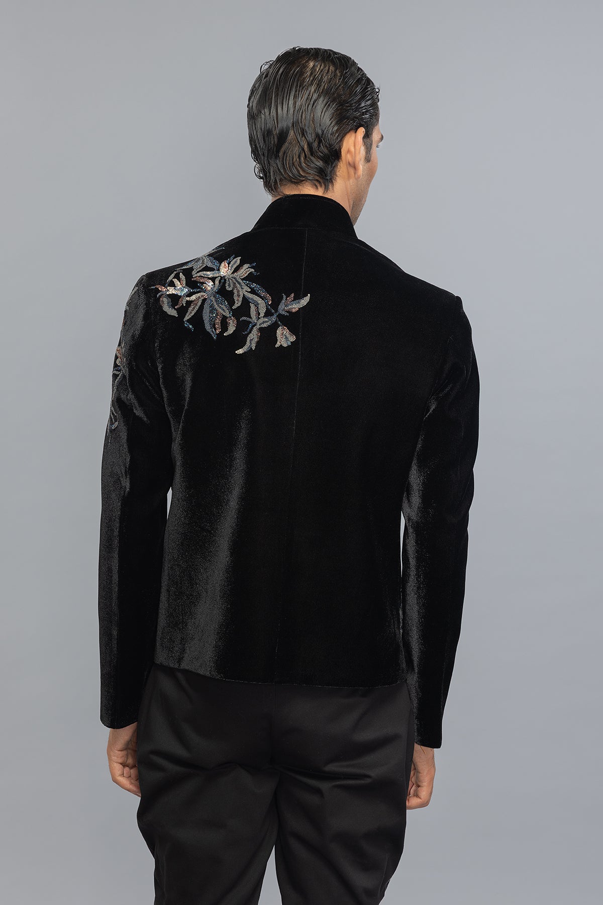 Elegant Black Velvet Men's Bandhgala with Intricate Embroidery