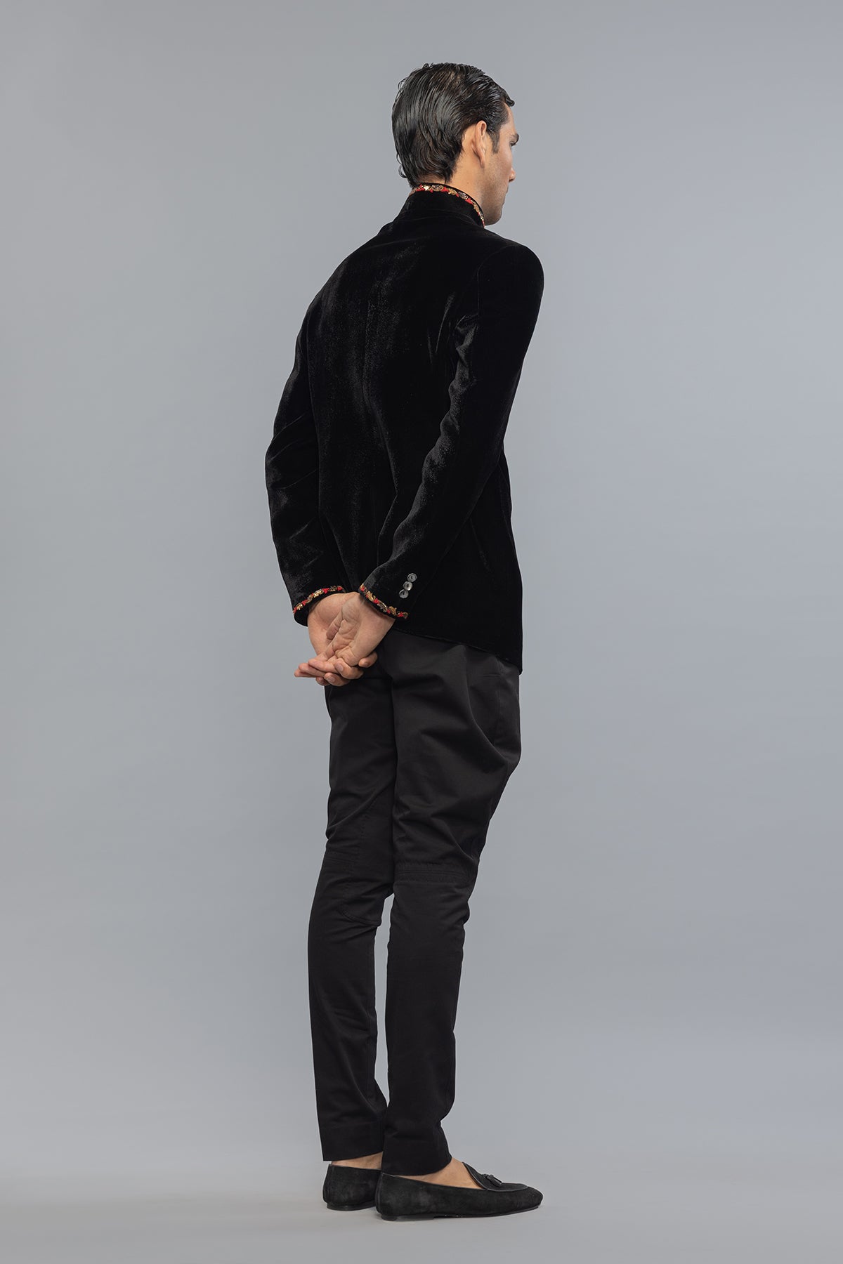 Elegant Black Velvet Men's Bandhgala with Intricate Embroidery