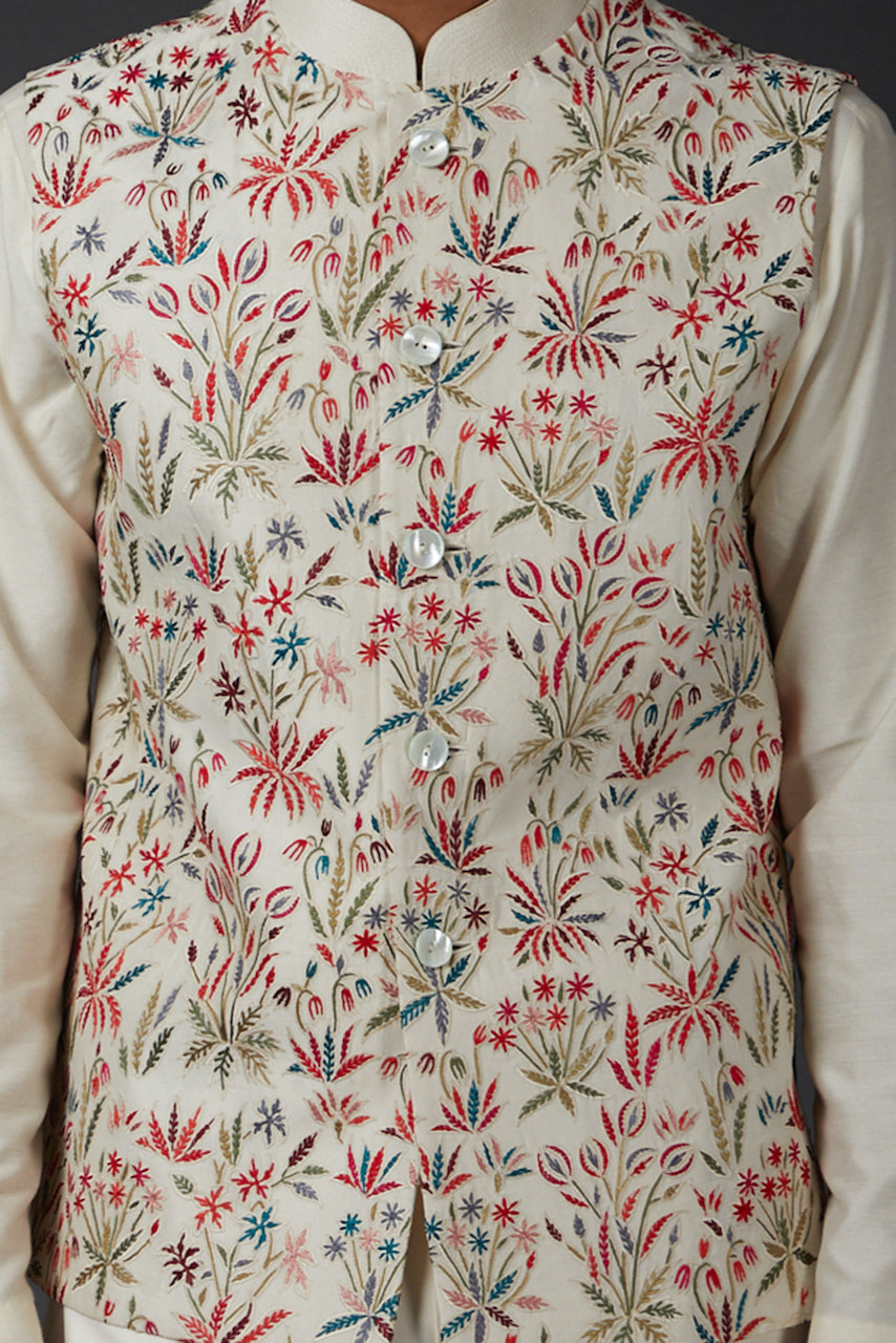 Ivory Linen Resham Thread Embroidered bundi