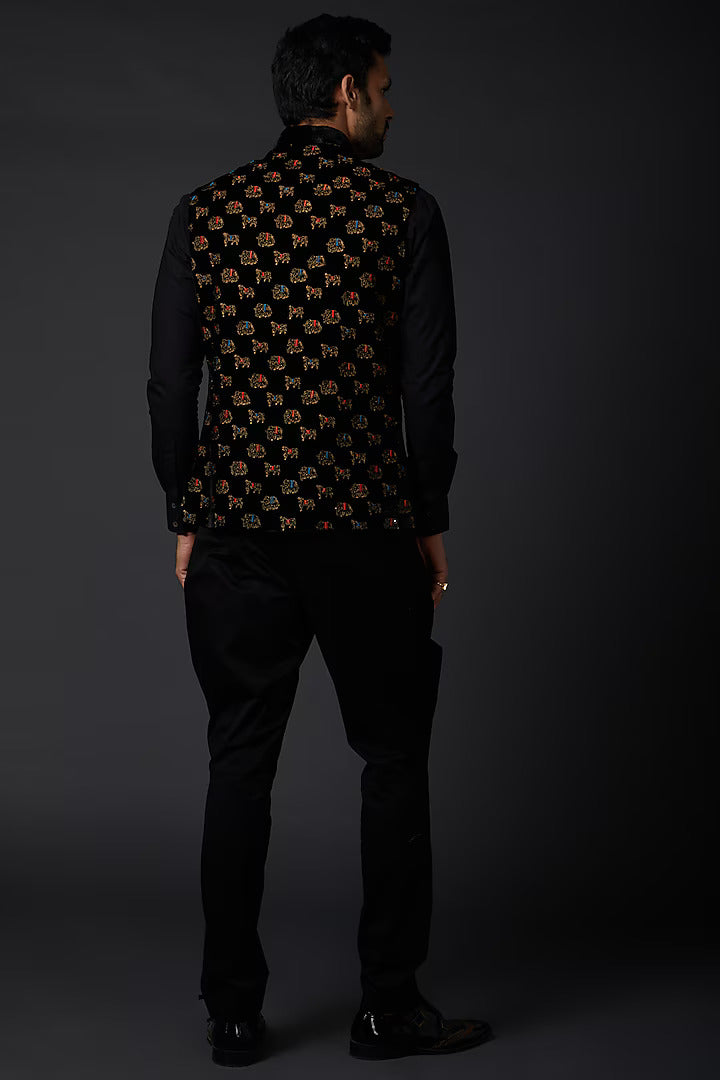 Black Linen Embroidered Bundi