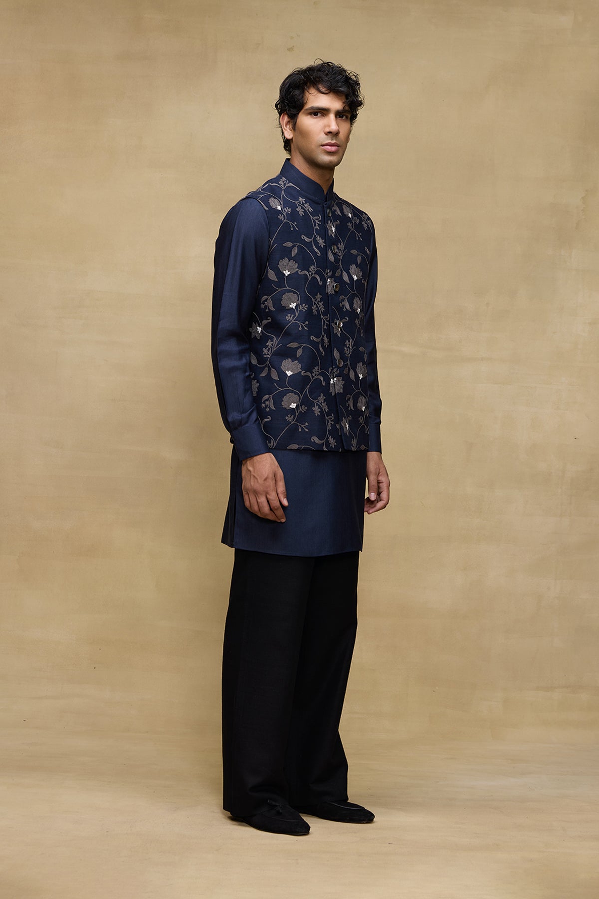 Indigo Royale Mens Bundi