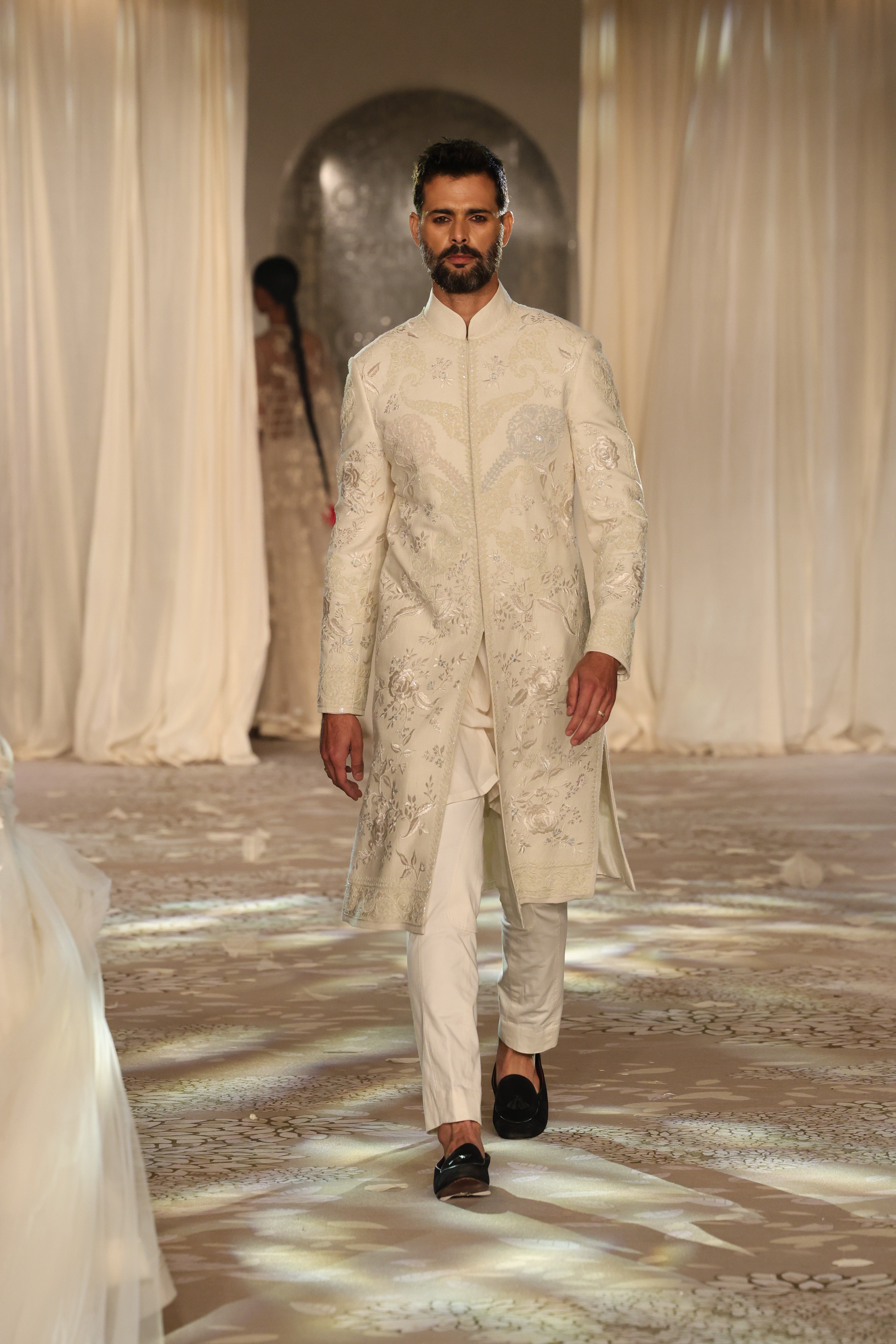 Matka Sherwani With Embroidery