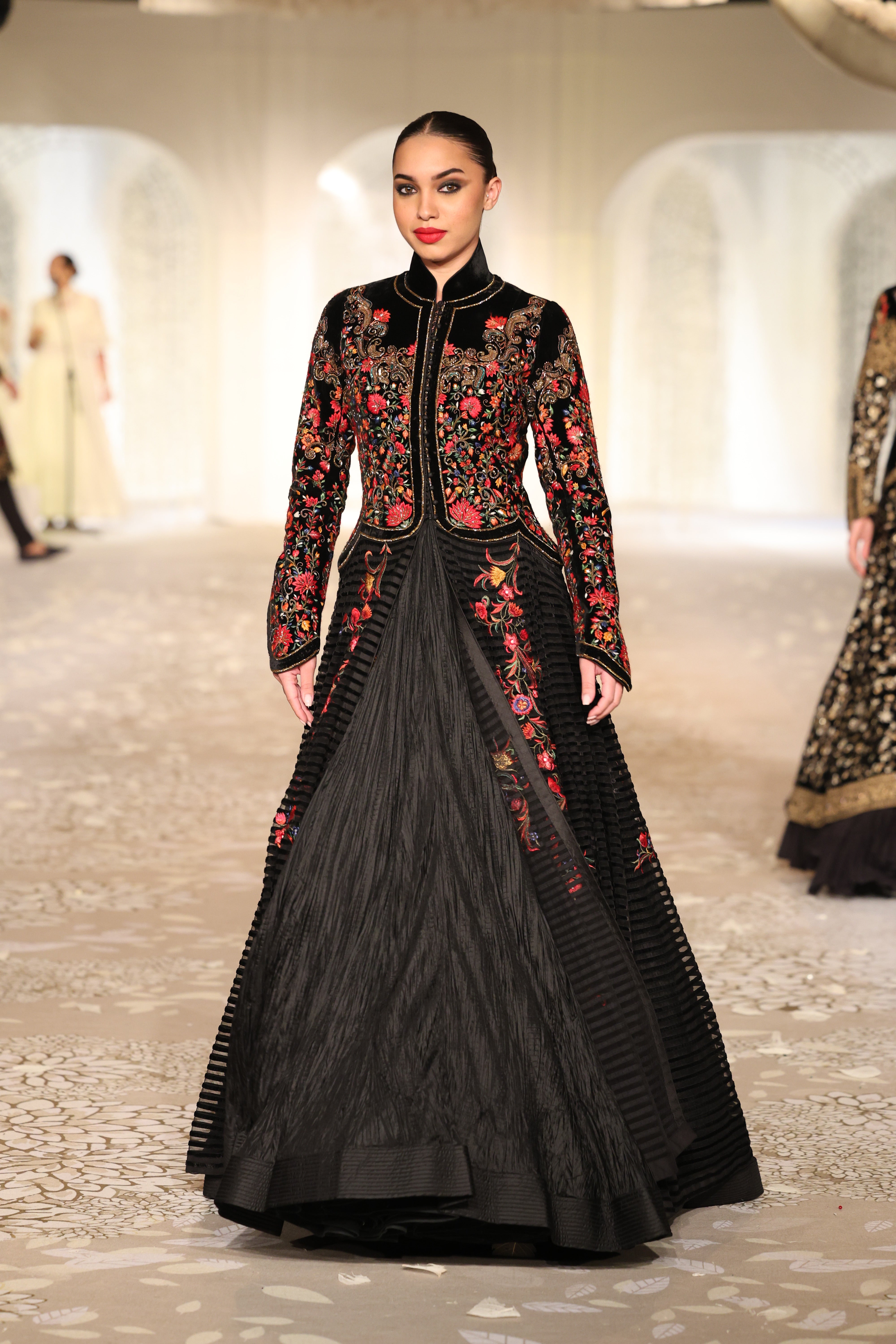 Velvet Embroidered Long Jacket