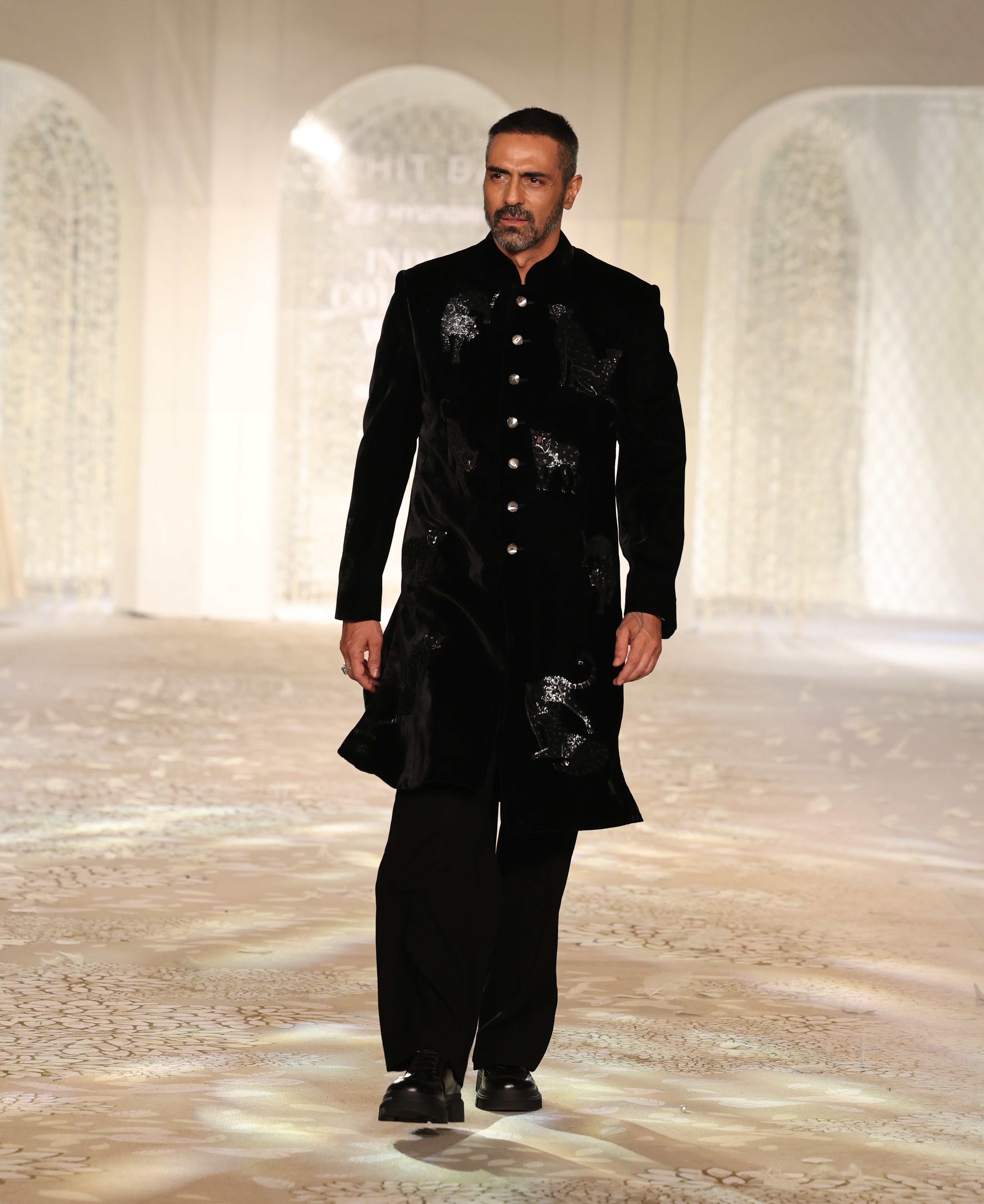 Velvet Sherwani With Embroidery
