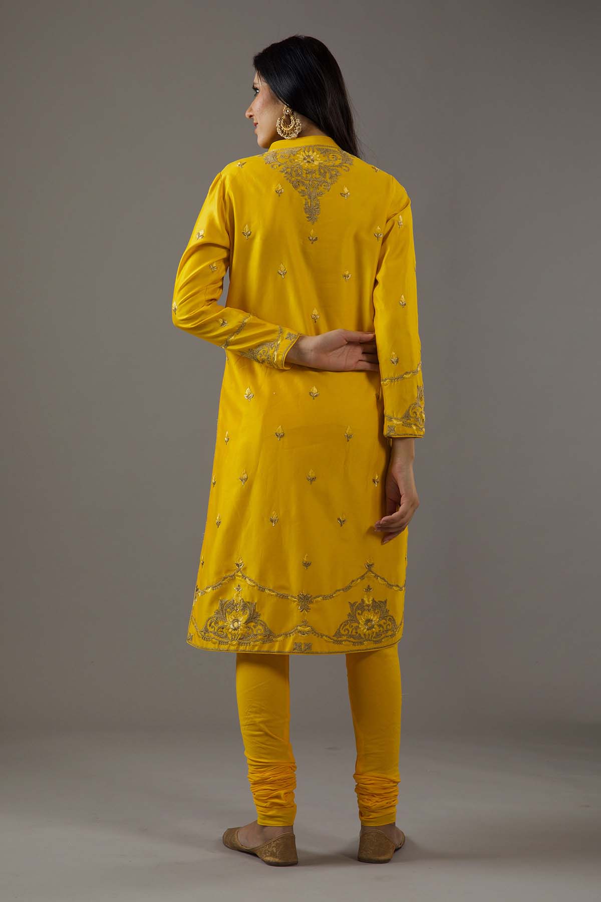 Chanderi Sillk Relax Fit Kurta With Emb On Neck And Net Dupatta