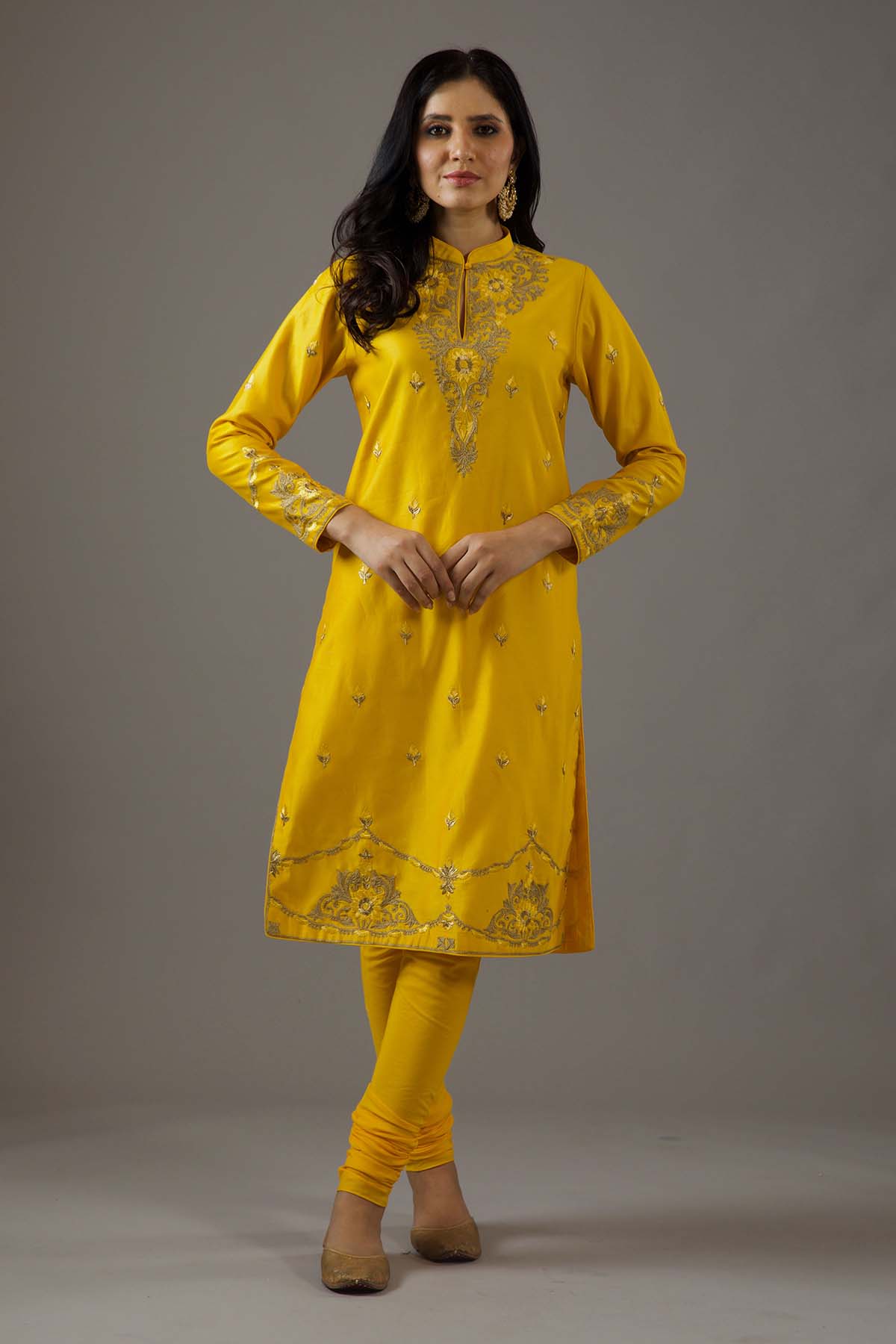 Chanderi Sillk Relax Fit Kurta With Emb On Neck And Net Dupatta