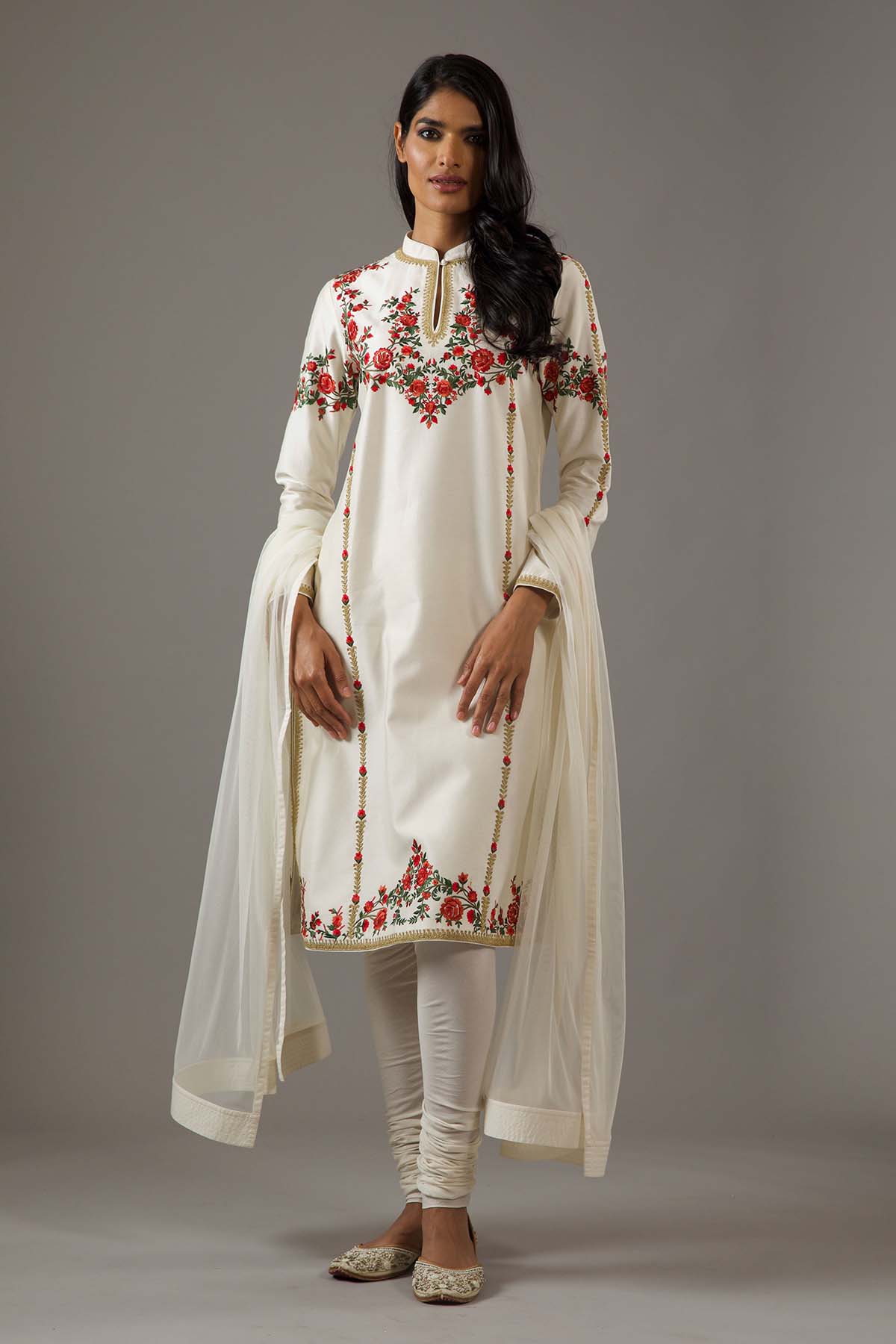 Chanderi Sillk Relax Fit Kurta Set With Emb On Arms And Neck With Net Dupatta