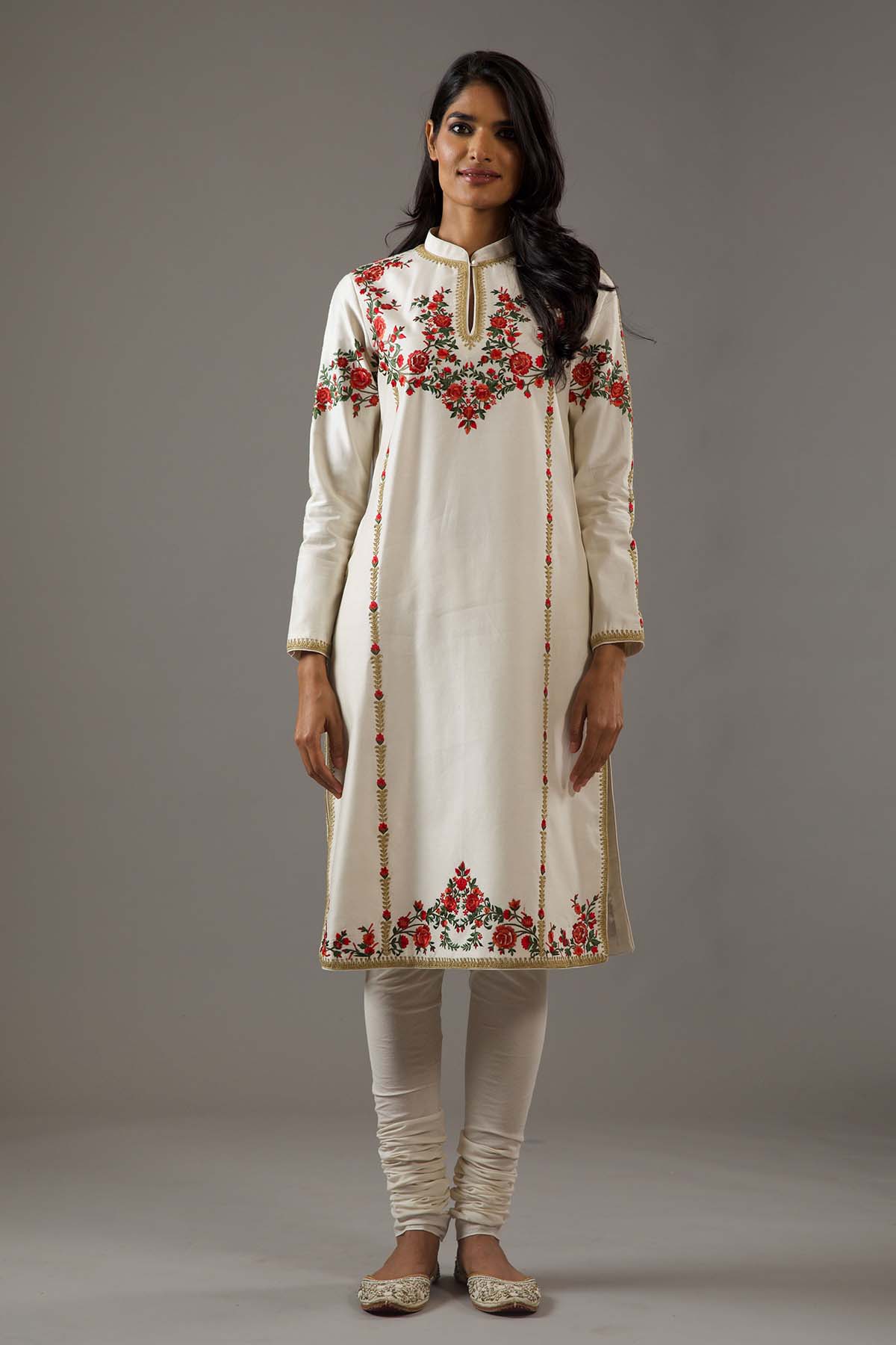 Chanderi Sillk Relax Fit Kurta Set With Emb On Arms And Neck With Net Dupatta