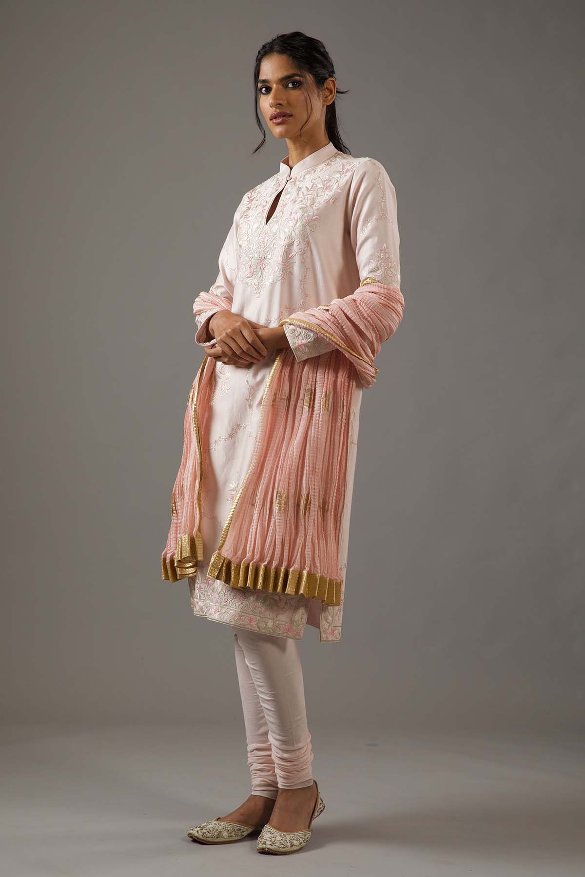 Chanderi Sillk Relax Fit Emb Kurta Set With Crinkle Dupatta