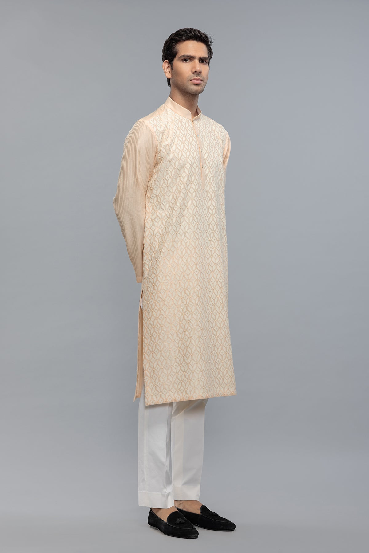Men's Chanderi Kurta with Intricate Thread Detailing