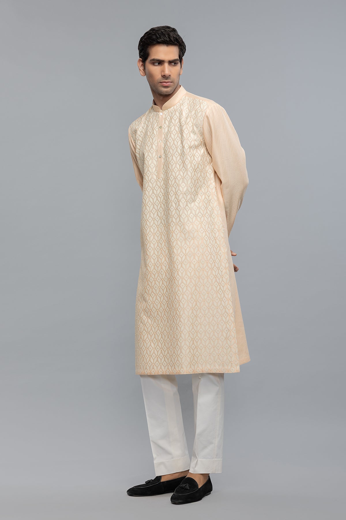 Men's Chanderi Kurta with Intricate Thread Detailing