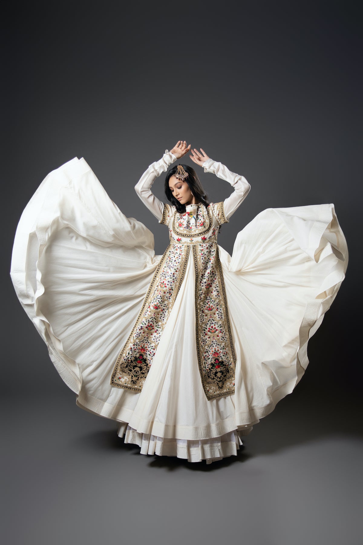 Ivory Chanderi Silk Floral Embroidered Anarkali Set