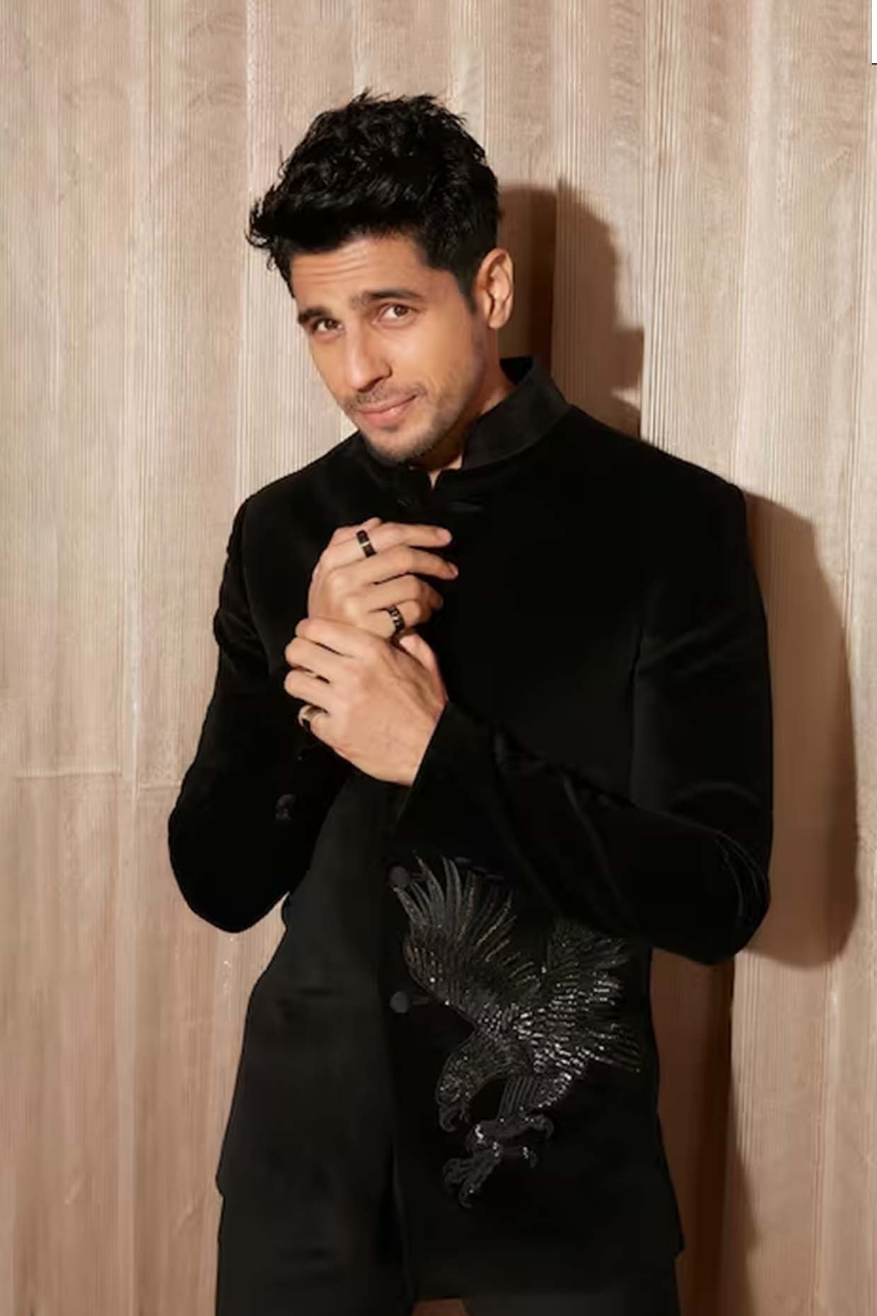 MEN'S BLACK BANDGALA
