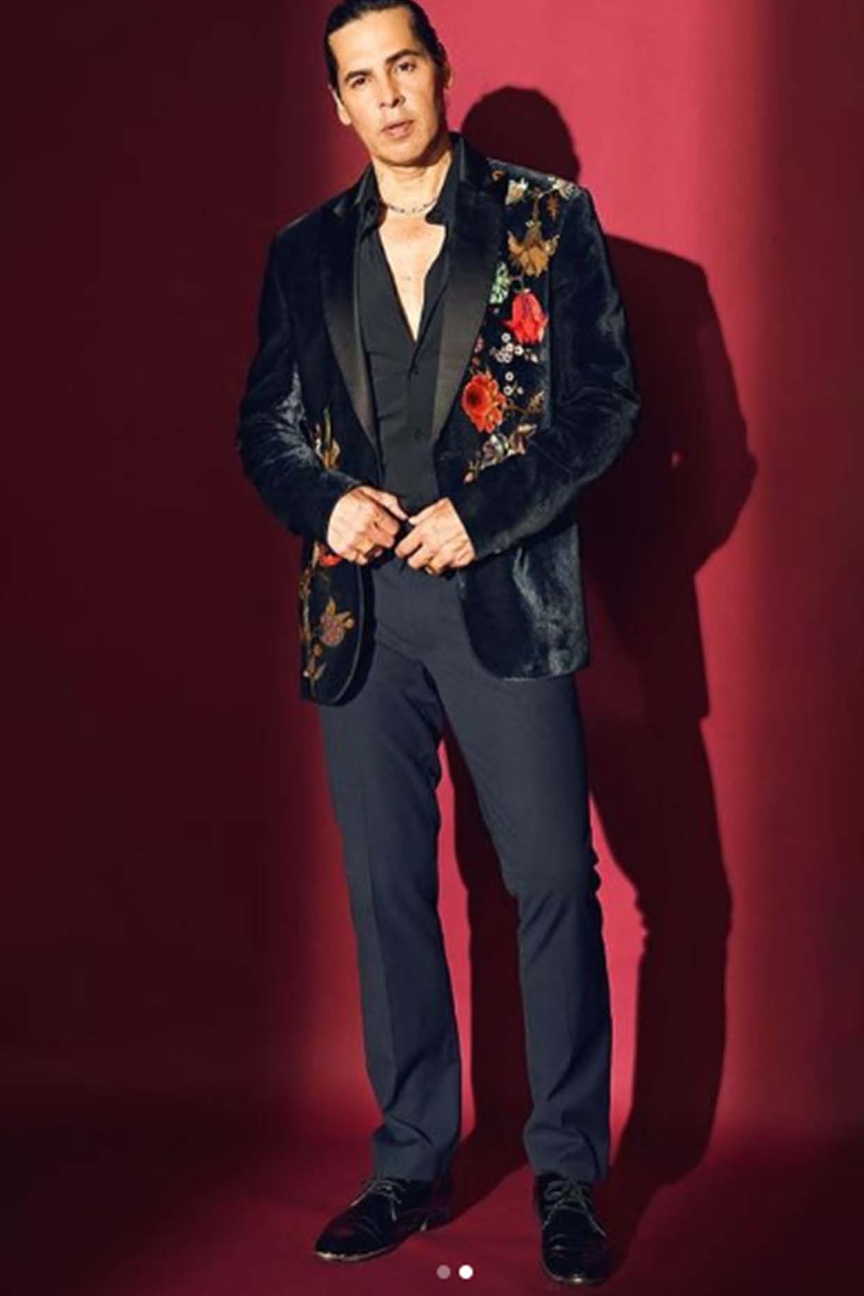 Men's Digital Printed Embroidered Tuxedo