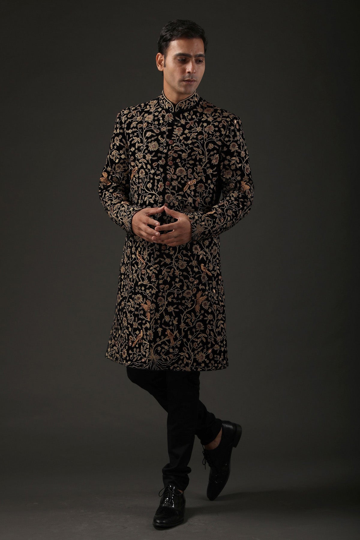 Men's Embroidered Kurta Set