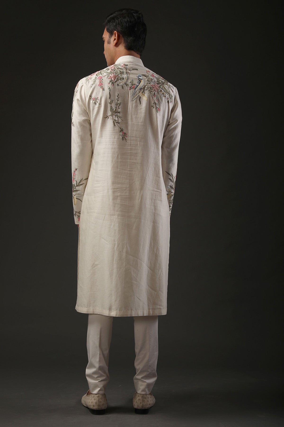 Men's Embroidered Kurta Set