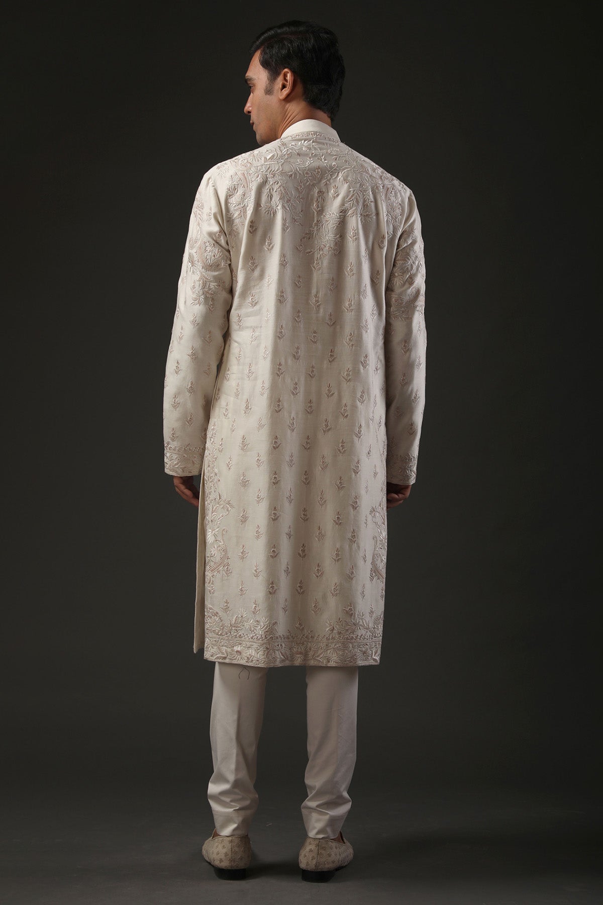 Men's Embroidered Kurta Set