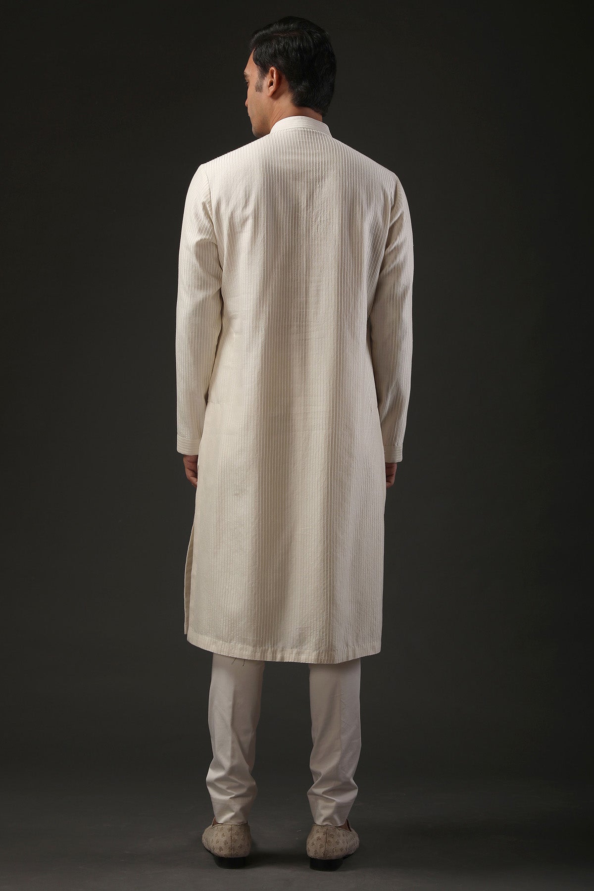 Men's Embroidered Kurta Set