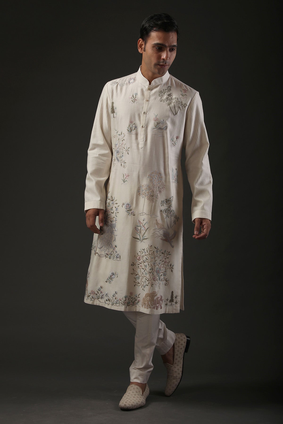 Men's Embroidered Kurta Set