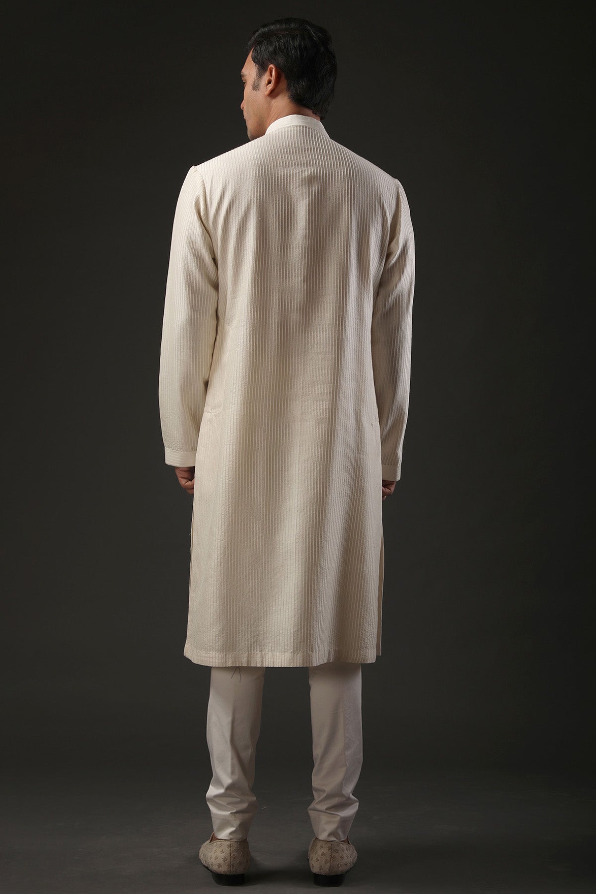 Men's Embroidered Kurta Set