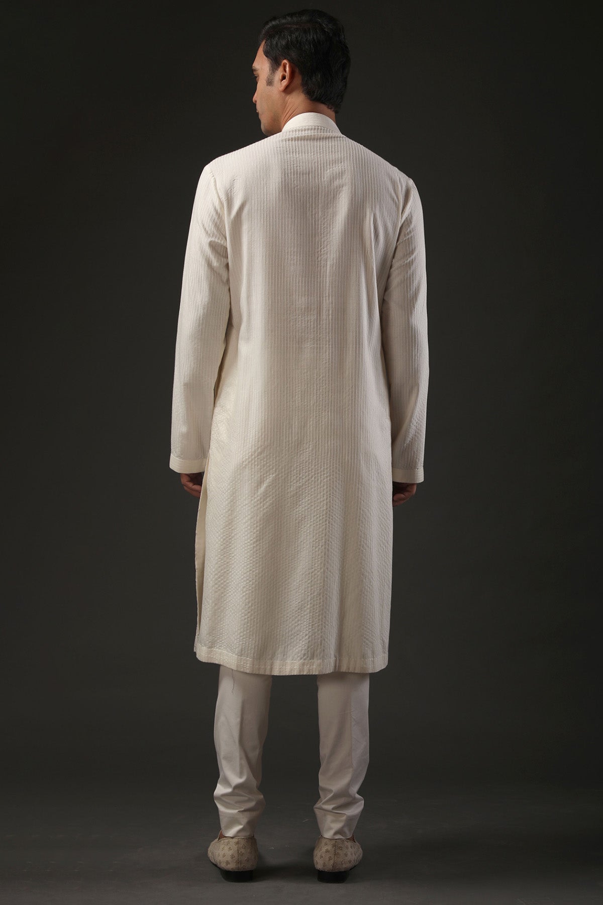 Men's Embroidered Kurta Set