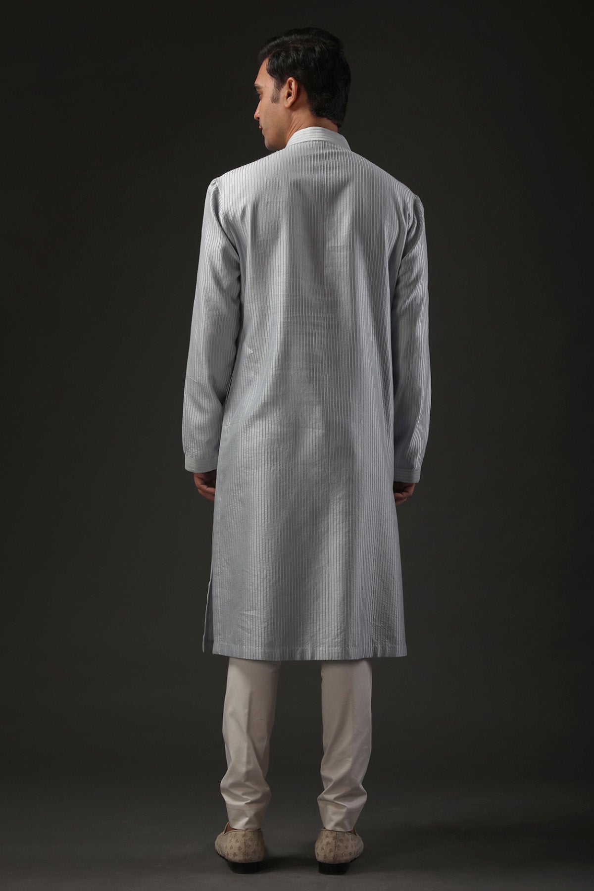 Men's Embroidered Kurta Set