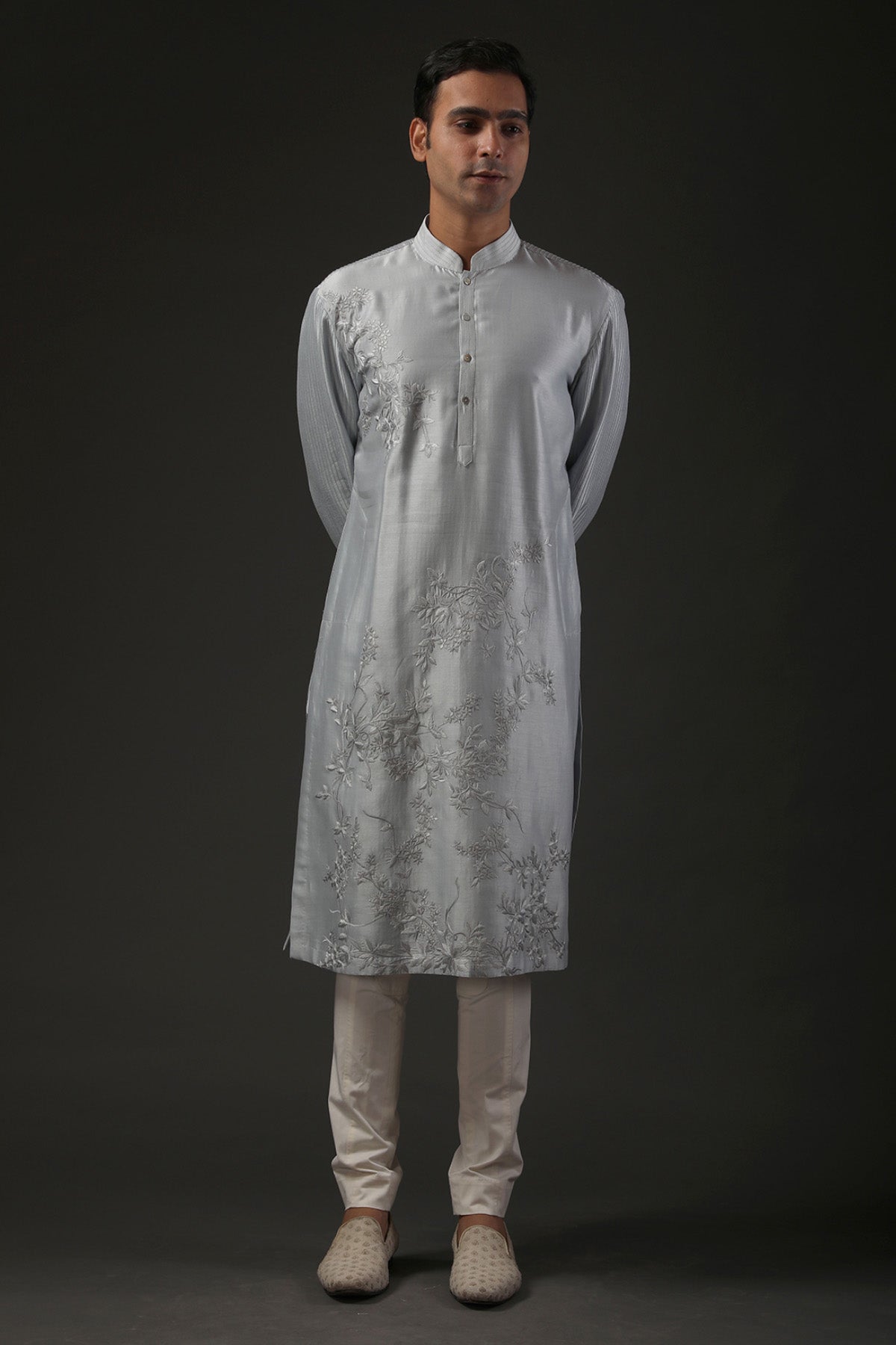 Men's Embroidered Kurta Set