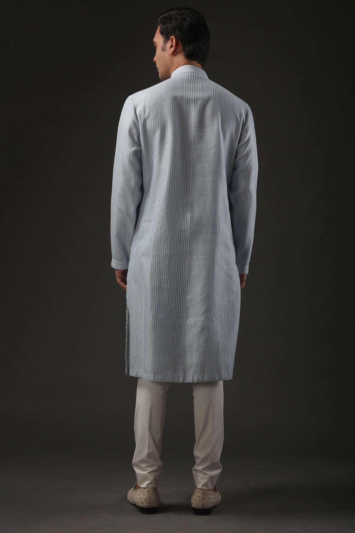 Men's Embroidered Kurta Set