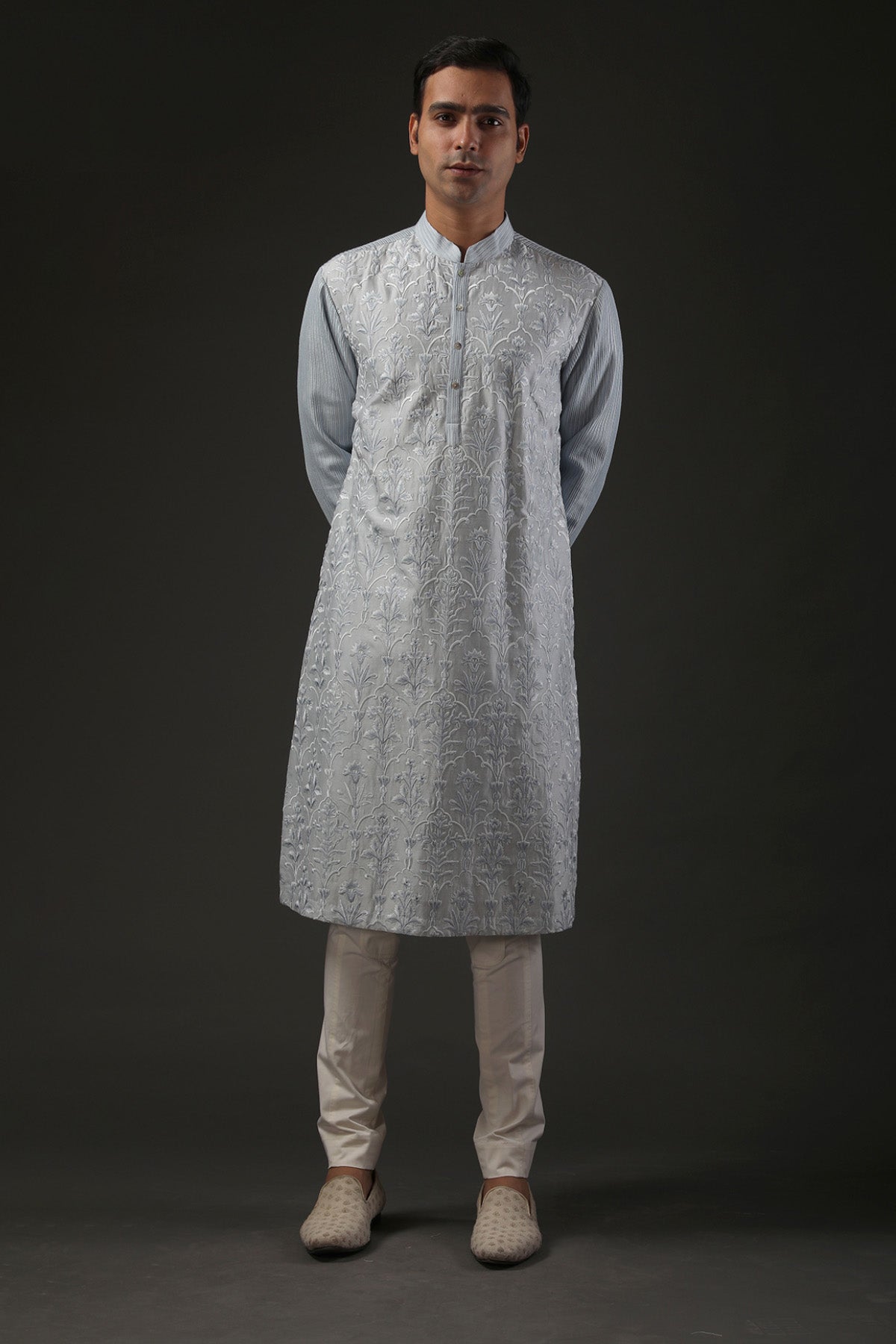 Men's Embroidered Kurta Set