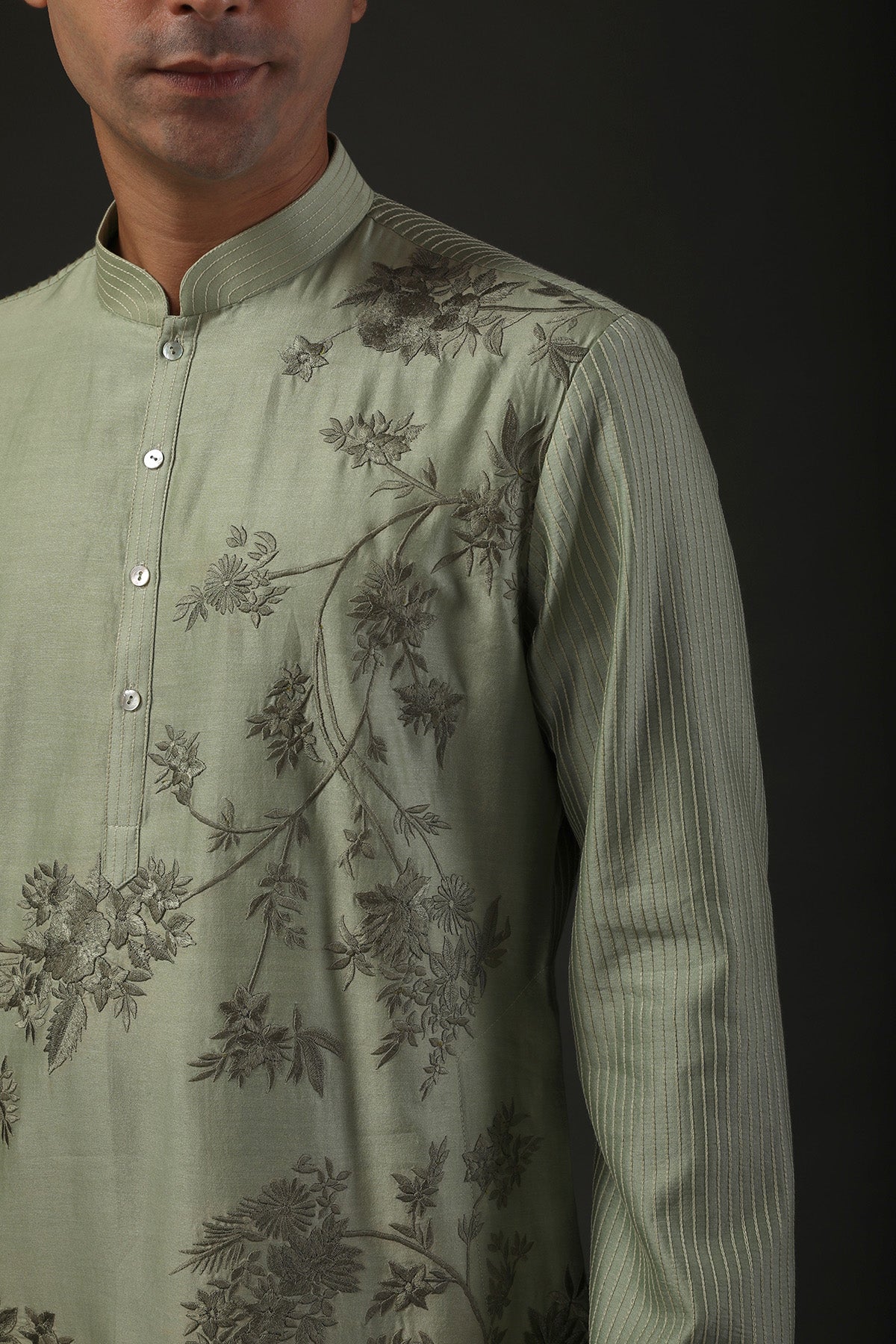 Men's Embroidered Kurta Set