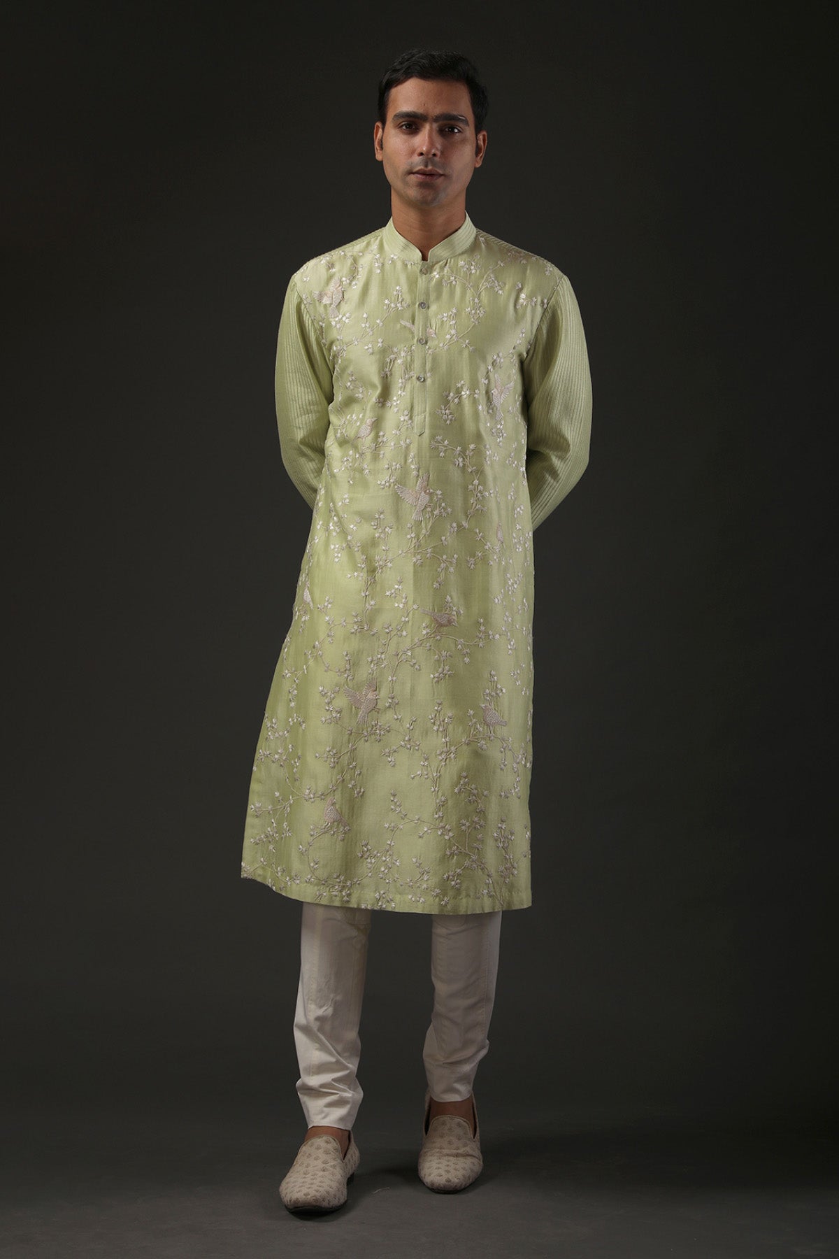 Men's Embroidered Kurta Set